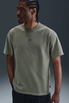 Nike Sportswear Premium Essentials Tee Light Army Daily Outfit Elegant