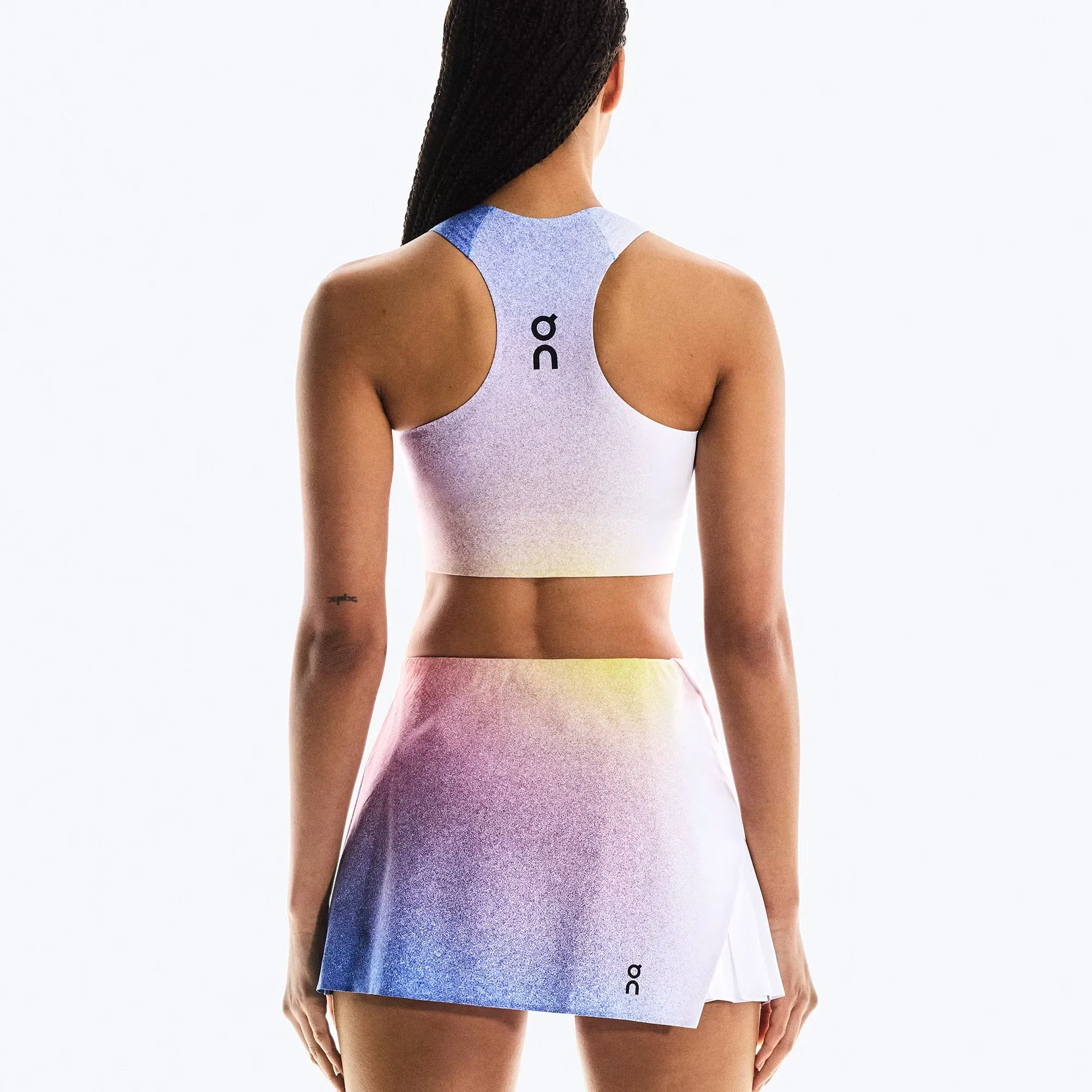 Form-fitting On Women's Court Side Pleat Skort - White/Indigo Printed patterns Fine Tailoring
