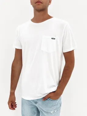 Stomper Tee White sports performance Casual Layer Look