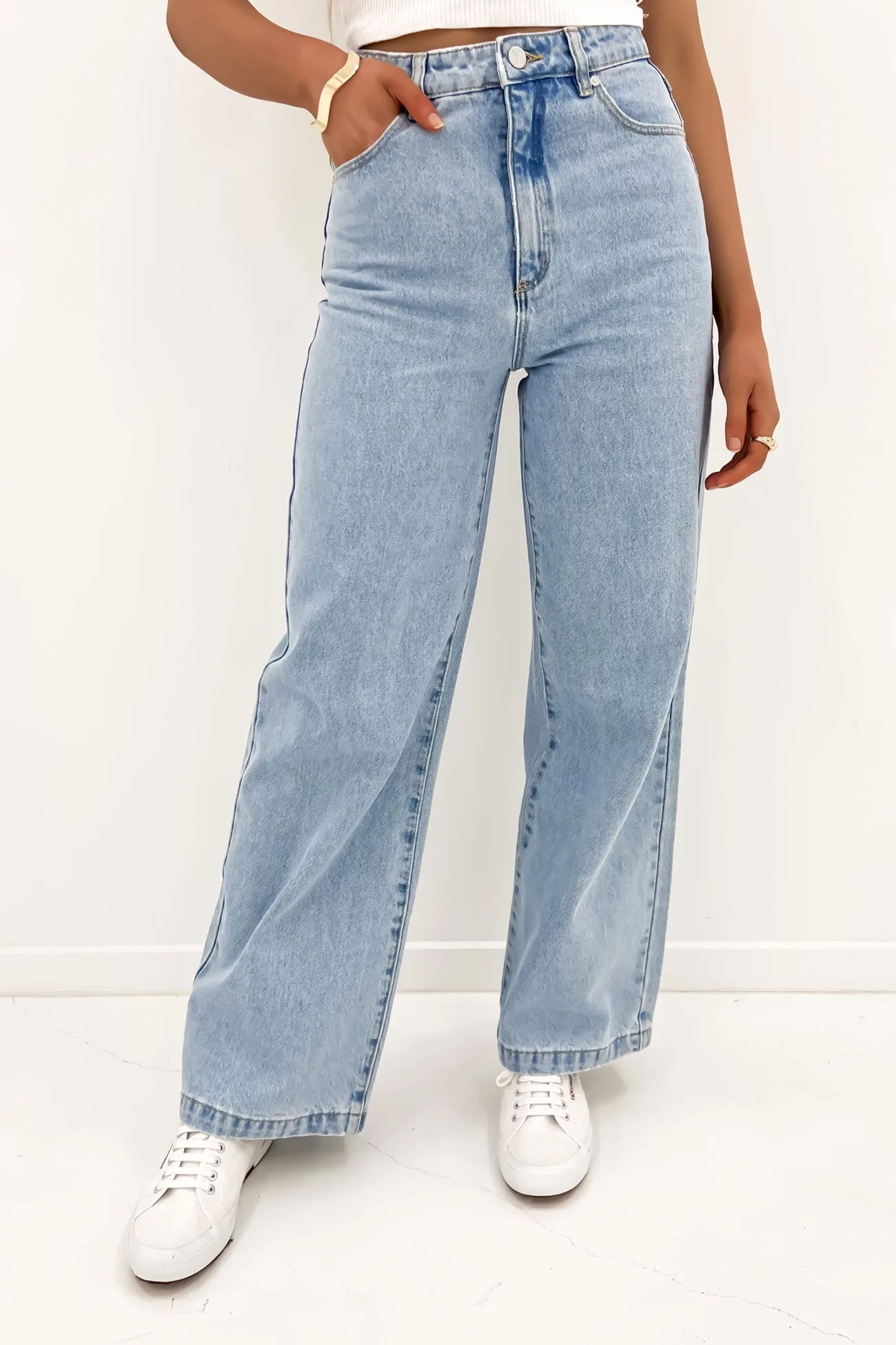 A 94 Wide Jean Kendall Couple Look Eco Friendly Simple Attire
