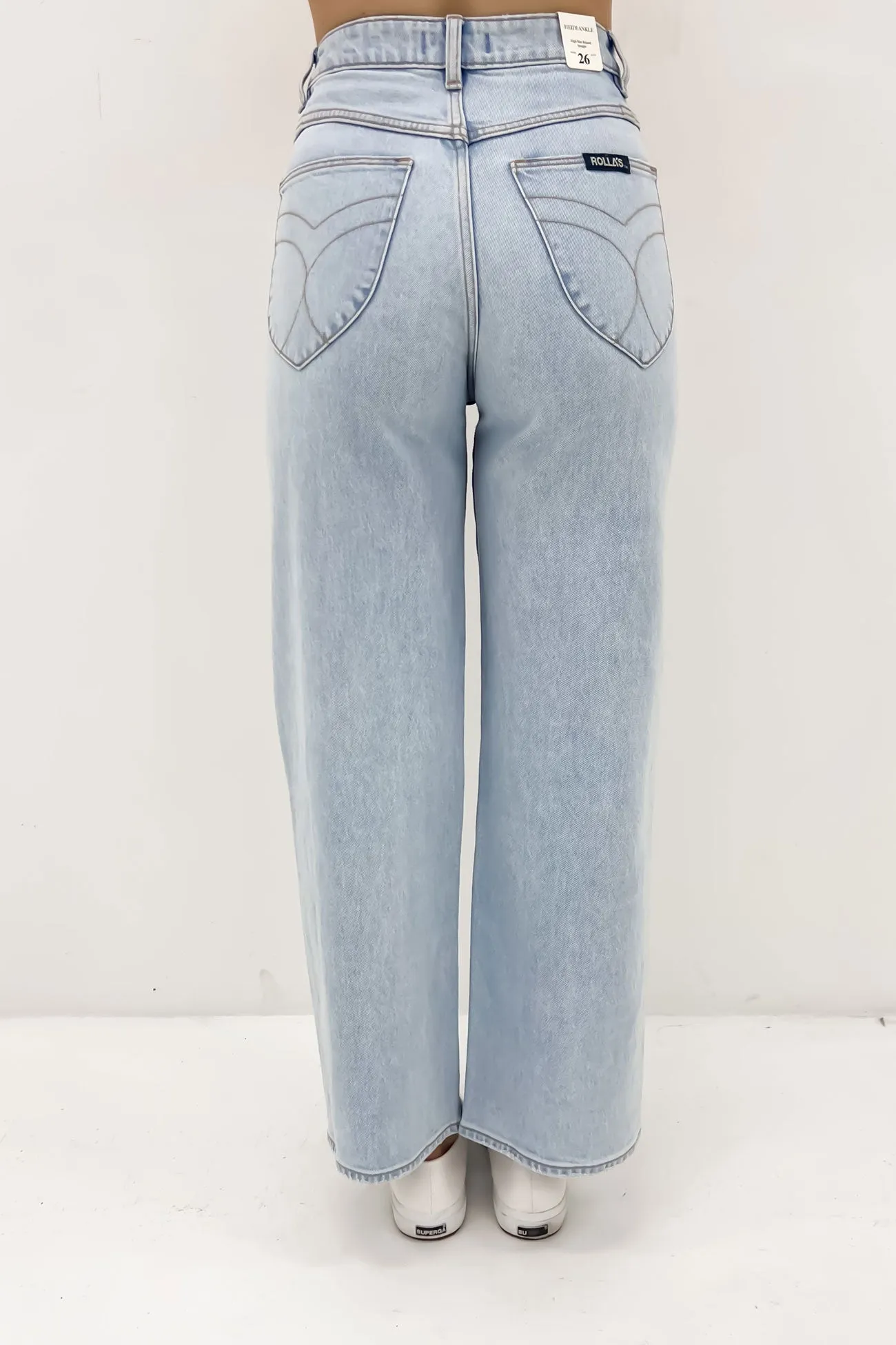 Heidi Ankle Jean Vintage Stone Simple Outfit