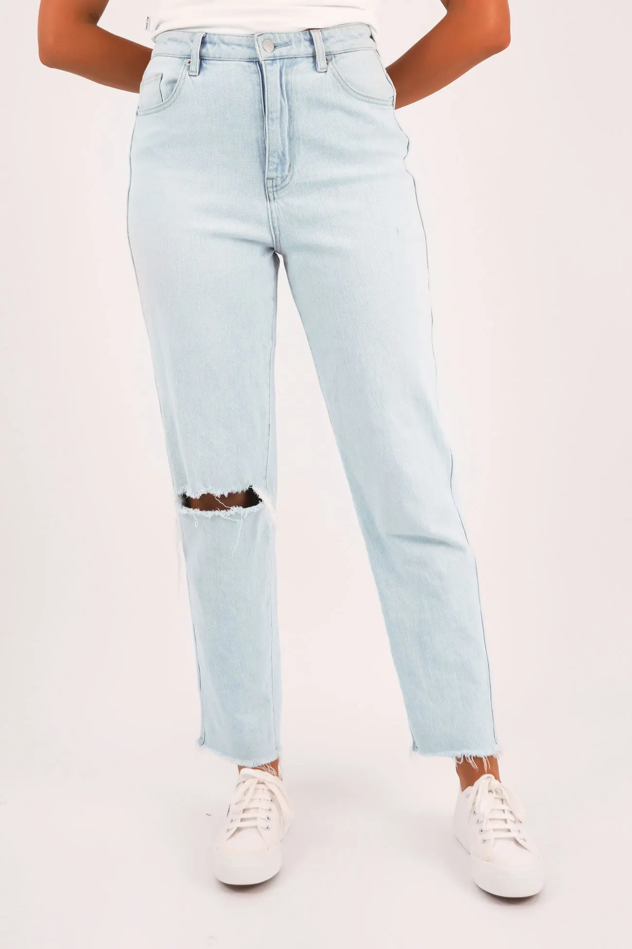 Spring Mood Party Look Classic Hi Mom Jean Fortunate Fade