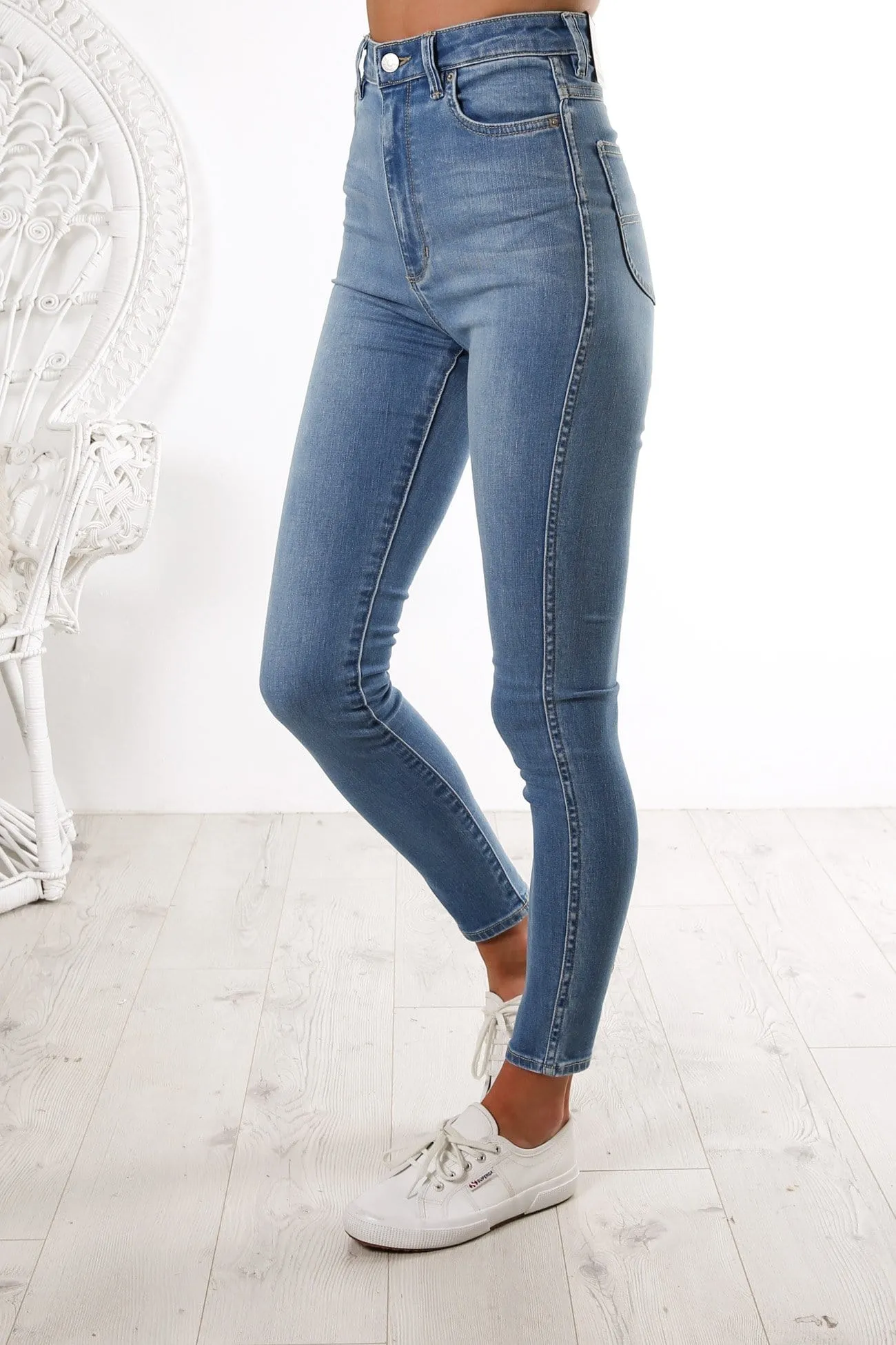 Relaxed Cut Casual Fit Hi Rider Jean Lennon Blue