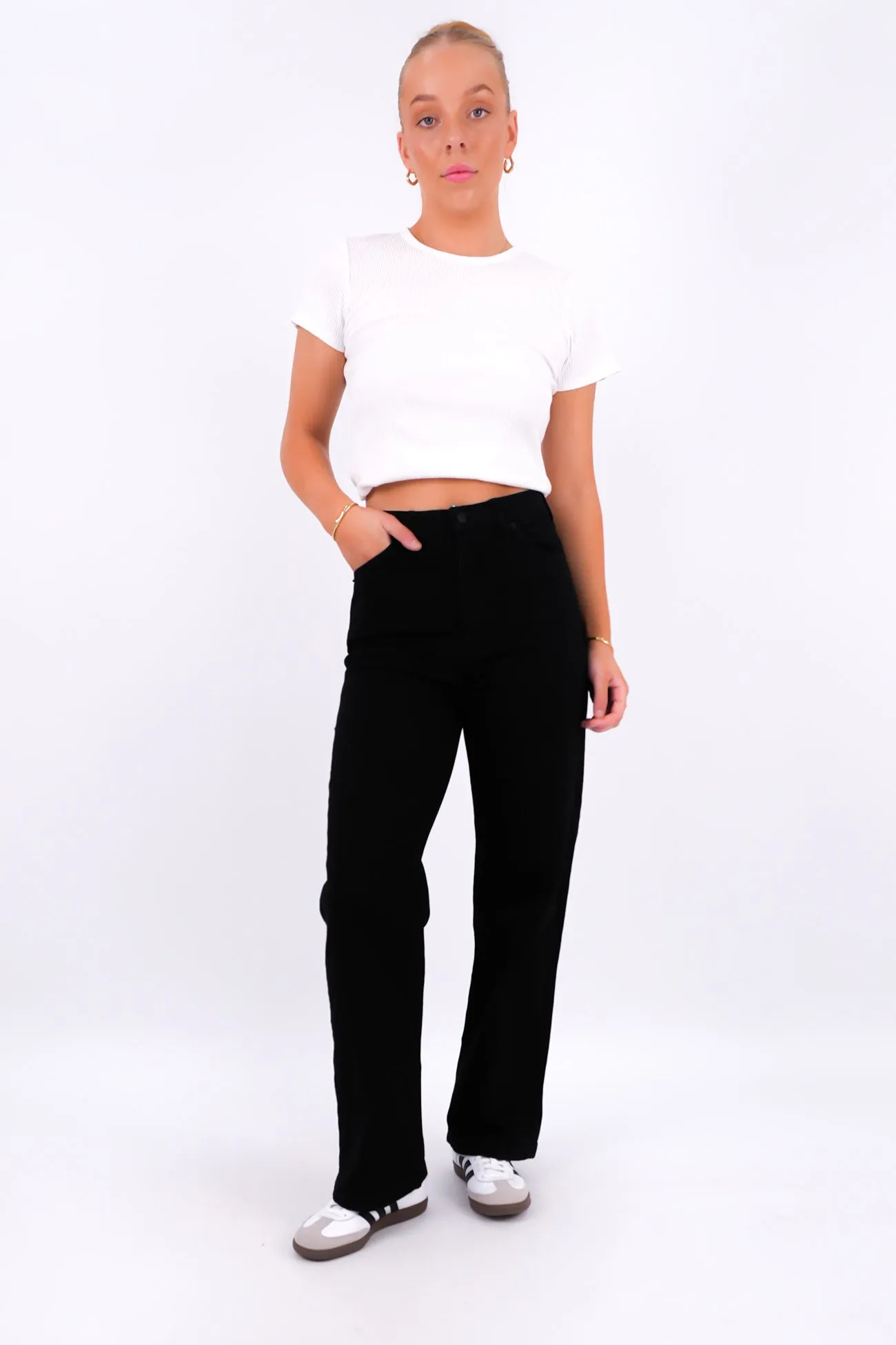 Hi Wide Jean Washed Black Petite Day Out Style