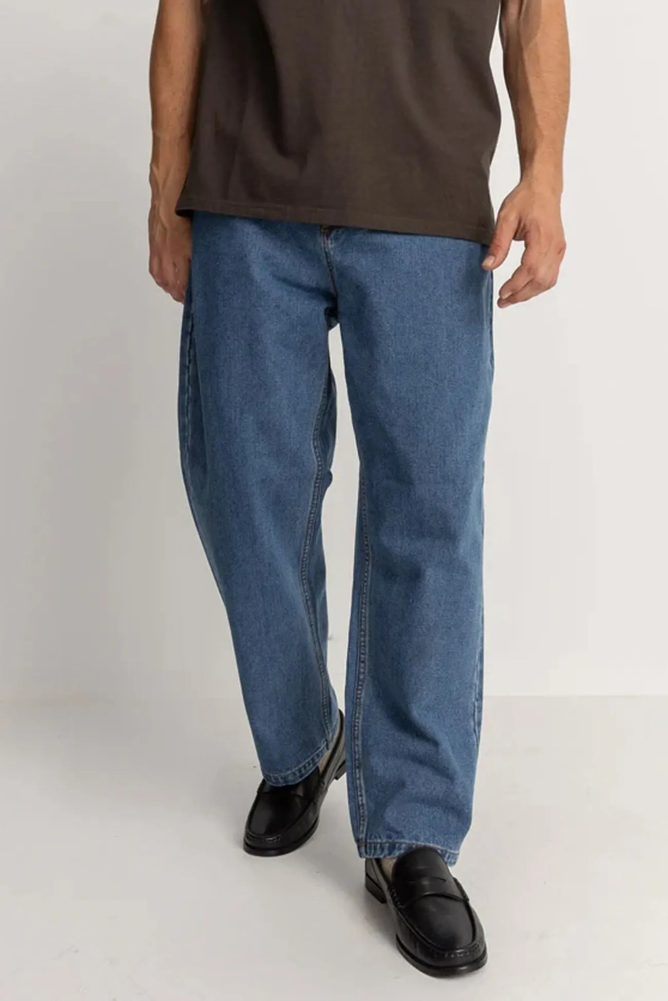 Straight Leg Design Essential Jean Dark Blue