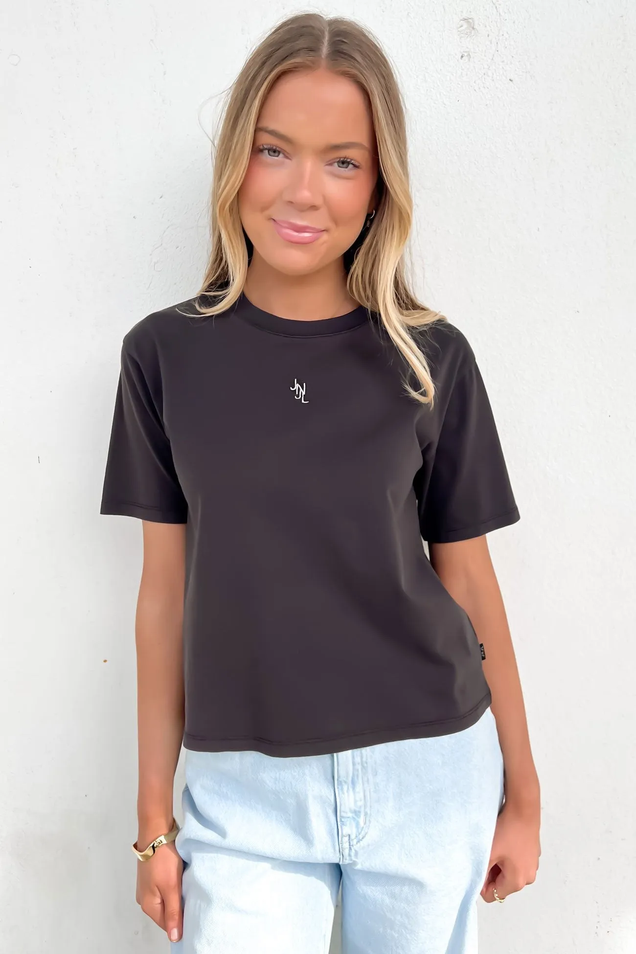 Sporty Design Active Lifestyle JNJL Core Tee Washed Black