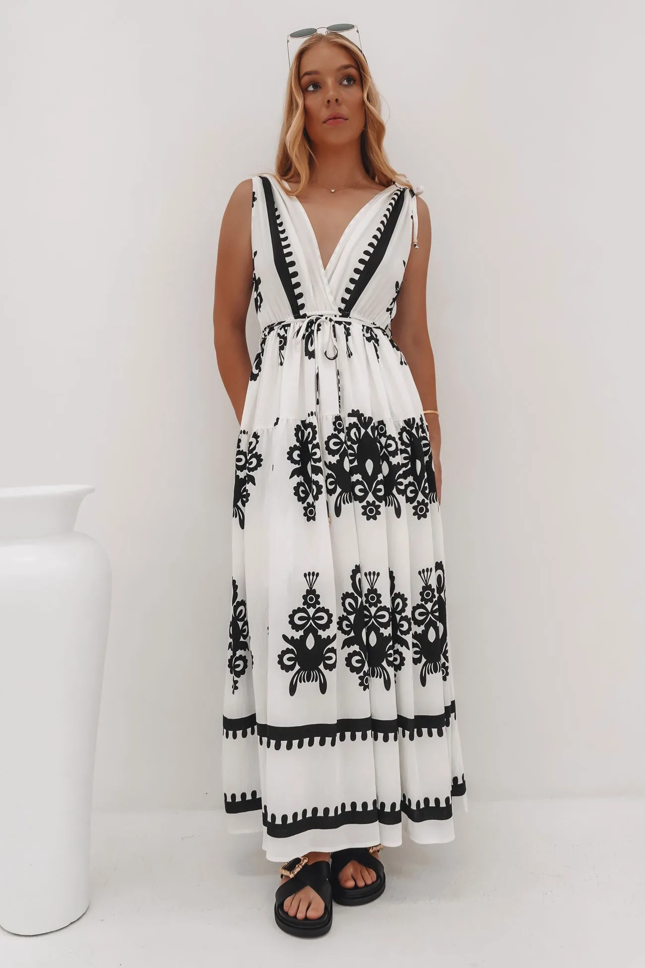 Jocelyn Maxi Dress Esther Vibrant evening gown Stylish Layering