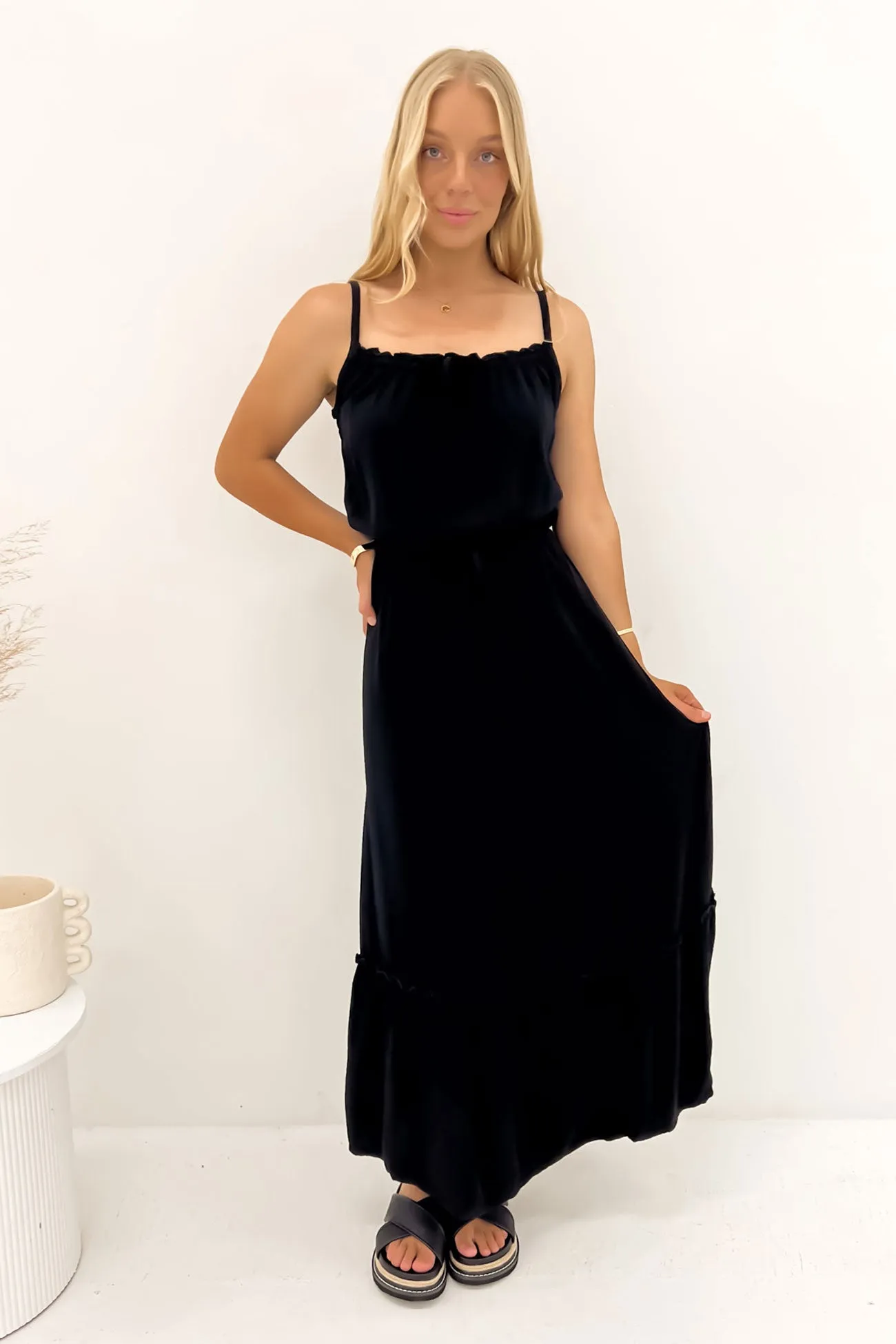Statement-Buttons Weekend Style Kayla Maxi Dress Black