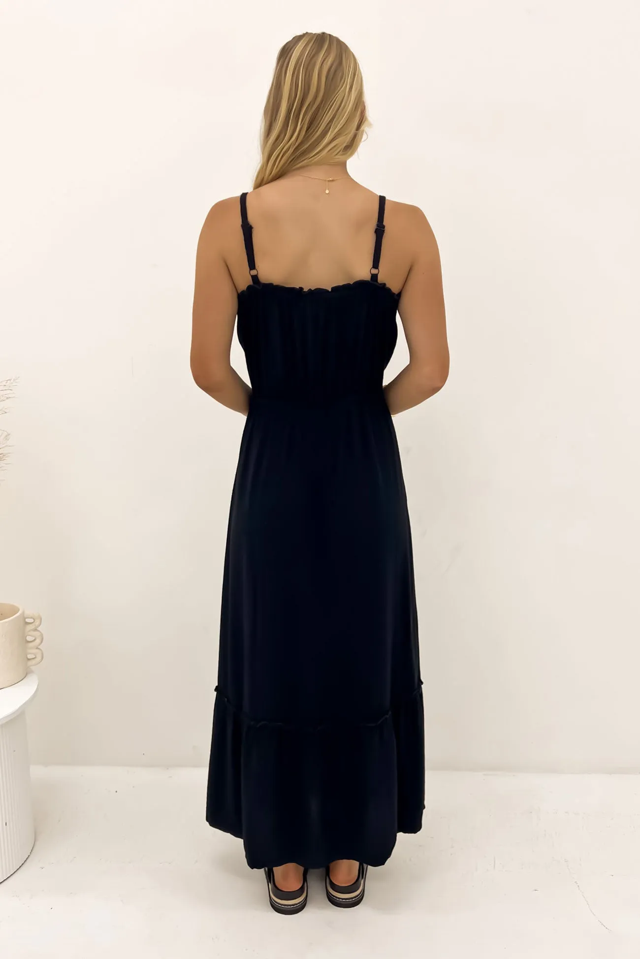 Kayla Maxi Dress Black Comfortable and Fashionable Vibrant Light