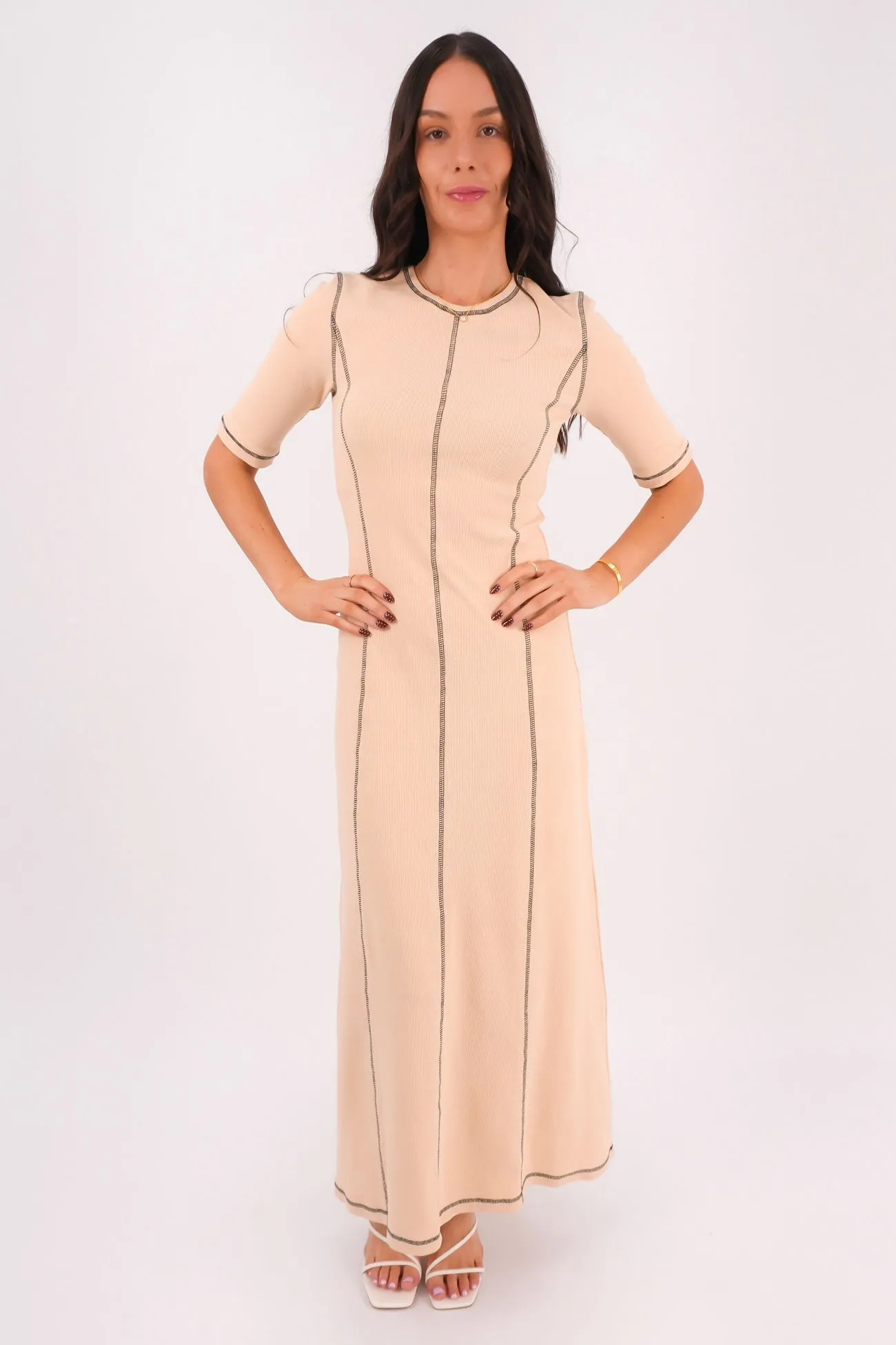 Climate-Adaptive Easy Layering Piece Kisha Maxi Dress Camel