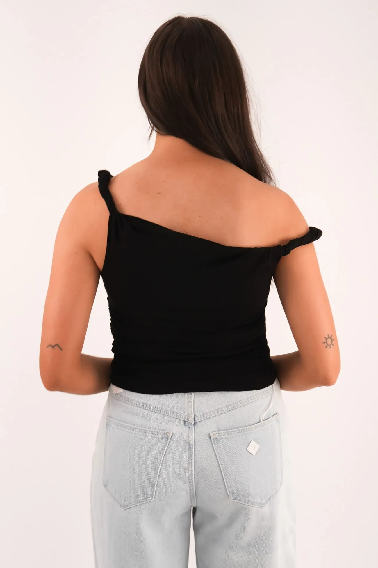 Evie Twist Tank Black rectangular shape Anatomical Seam Placement