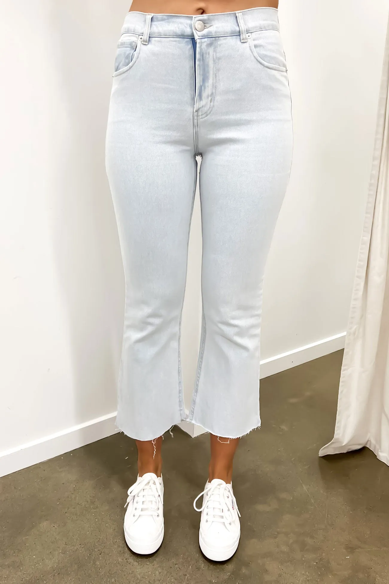 Minimalist Design Home Comfort Teen Outfit Layla Jean 96 Bleached Wash