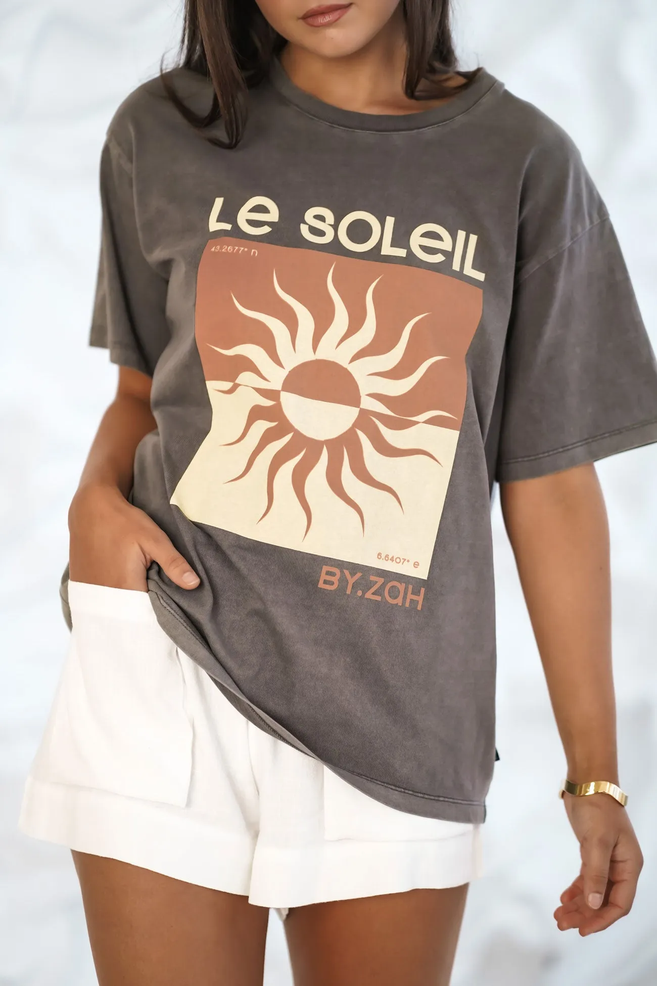 Retro Style Short sleeved breeziness Le Soleil Tee Charcoal