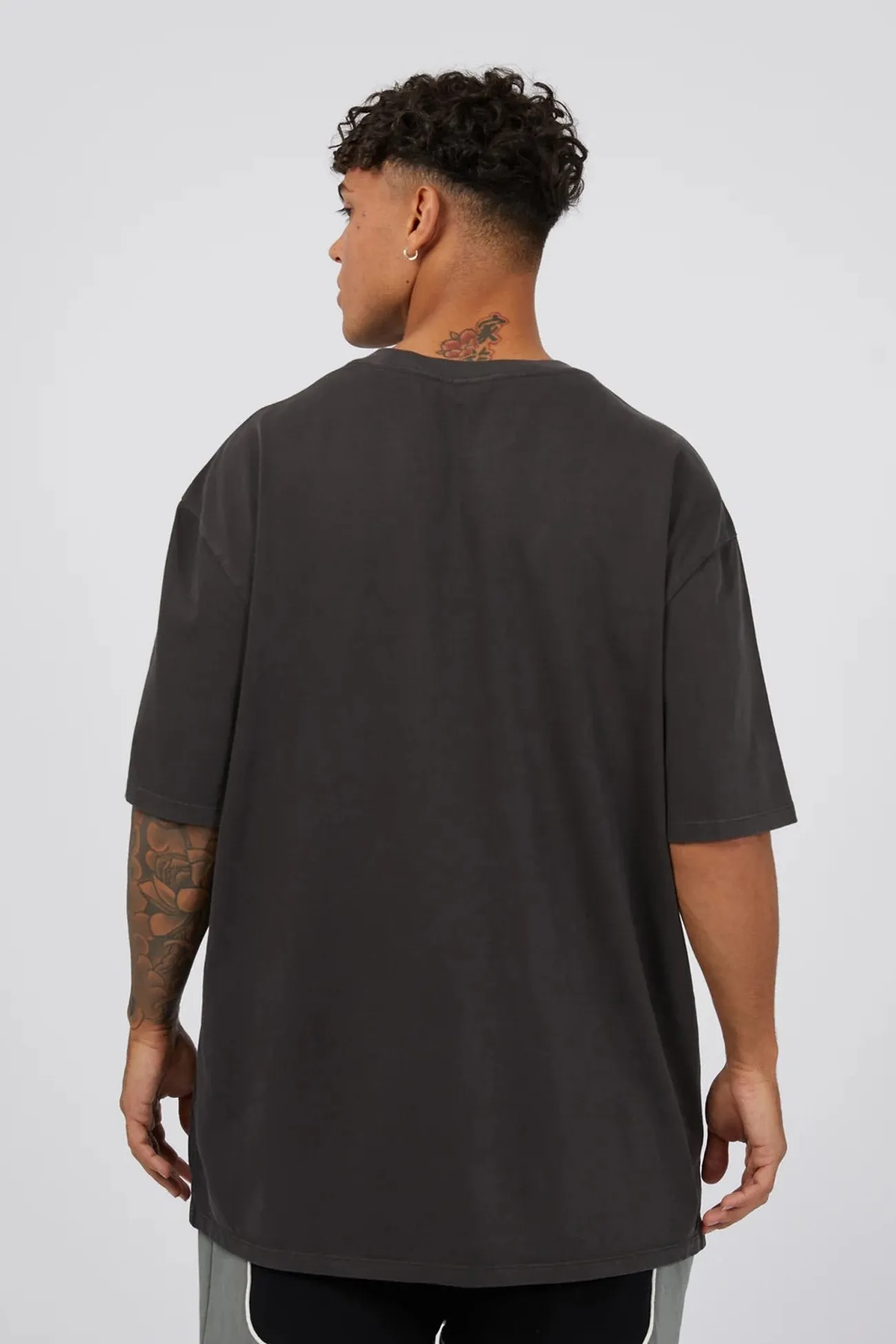 League Tee Coal Fashion Layer Stylish Layering
