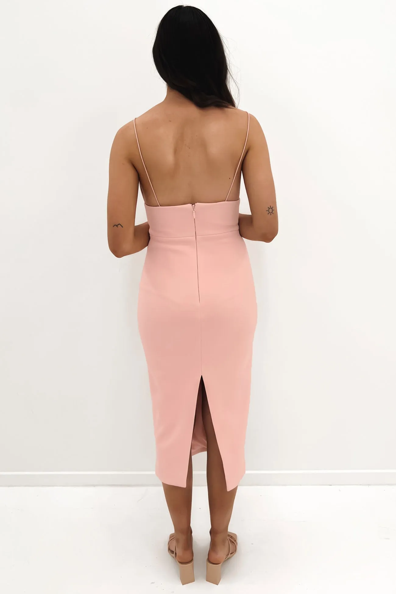 Trend-Inspired The Devoted Midi Dress Blush