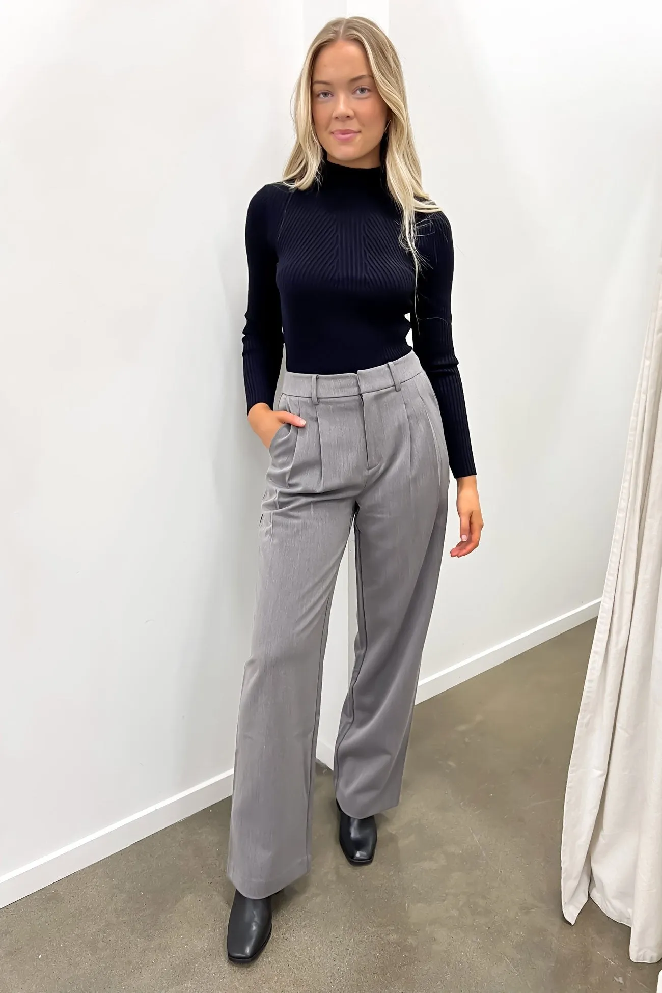 Lottie Pant Charcoal Recycled fibers StretchMaterial