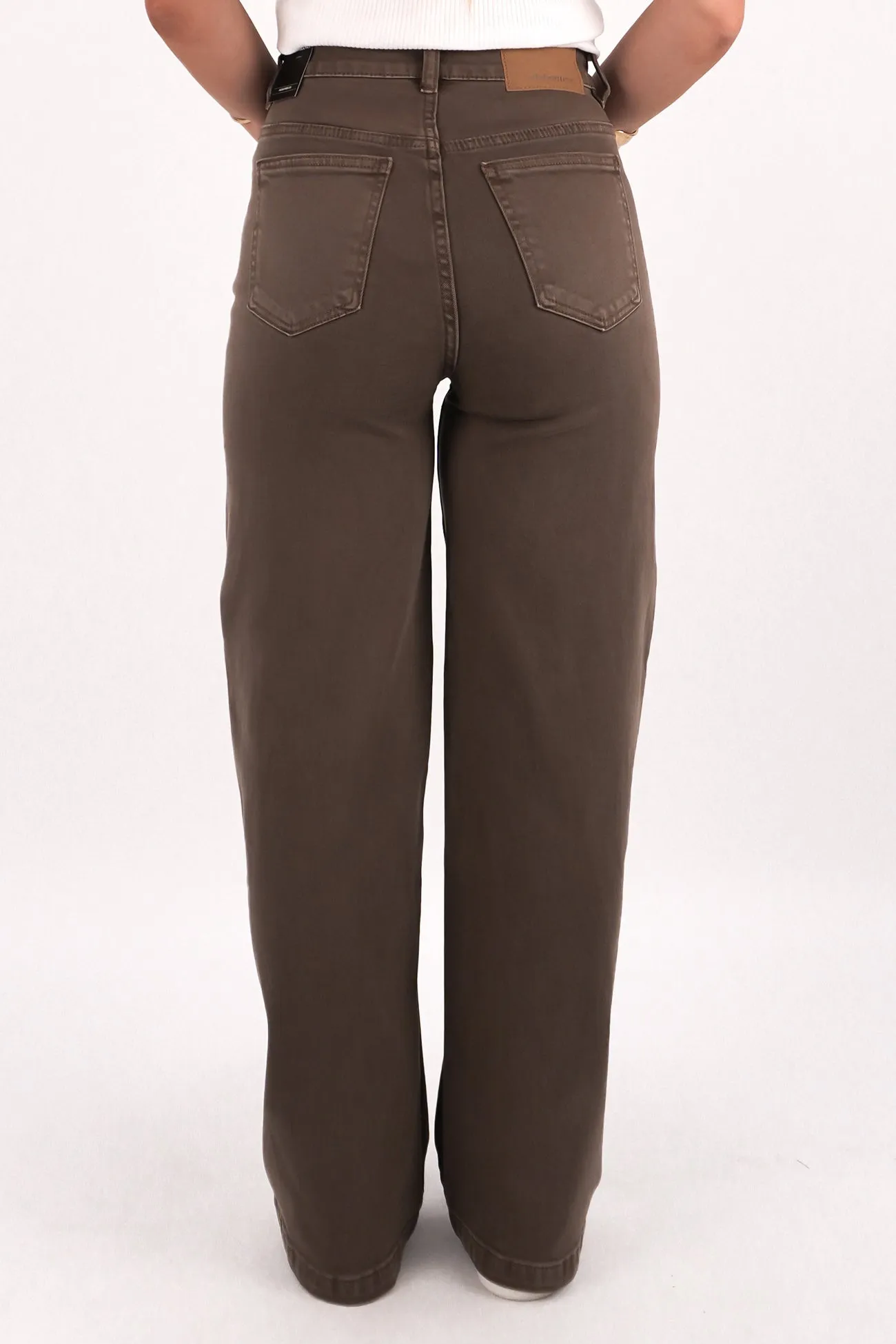 Jacqui Wide Leg Jean Cocoa Smart Style Multi Purpose Pockets
