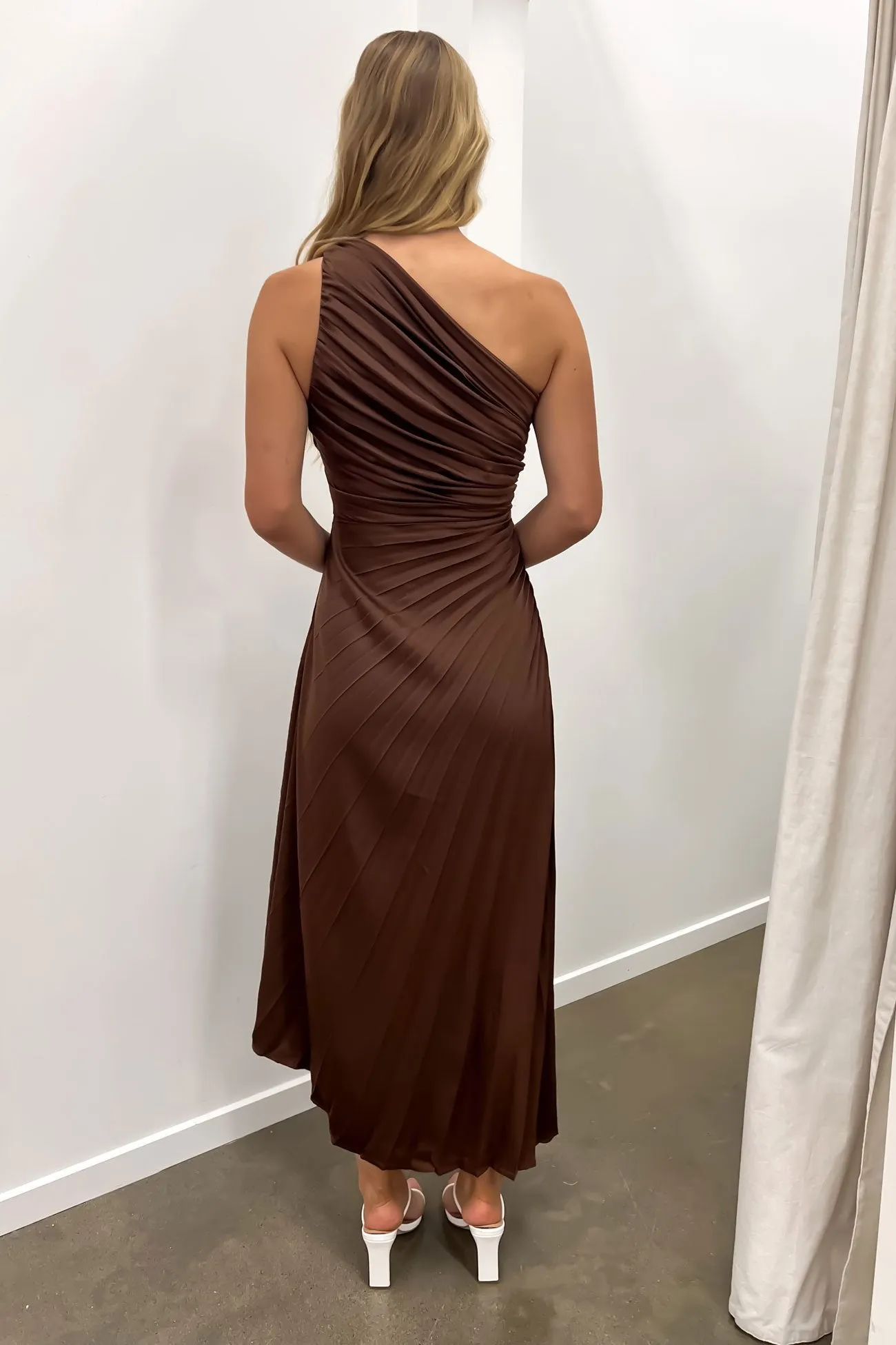 Social Ease Caralee Midi Dress Chocolate