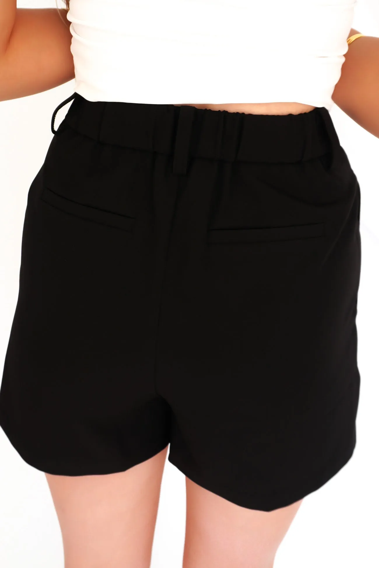 Maddox Short Black Linen blend