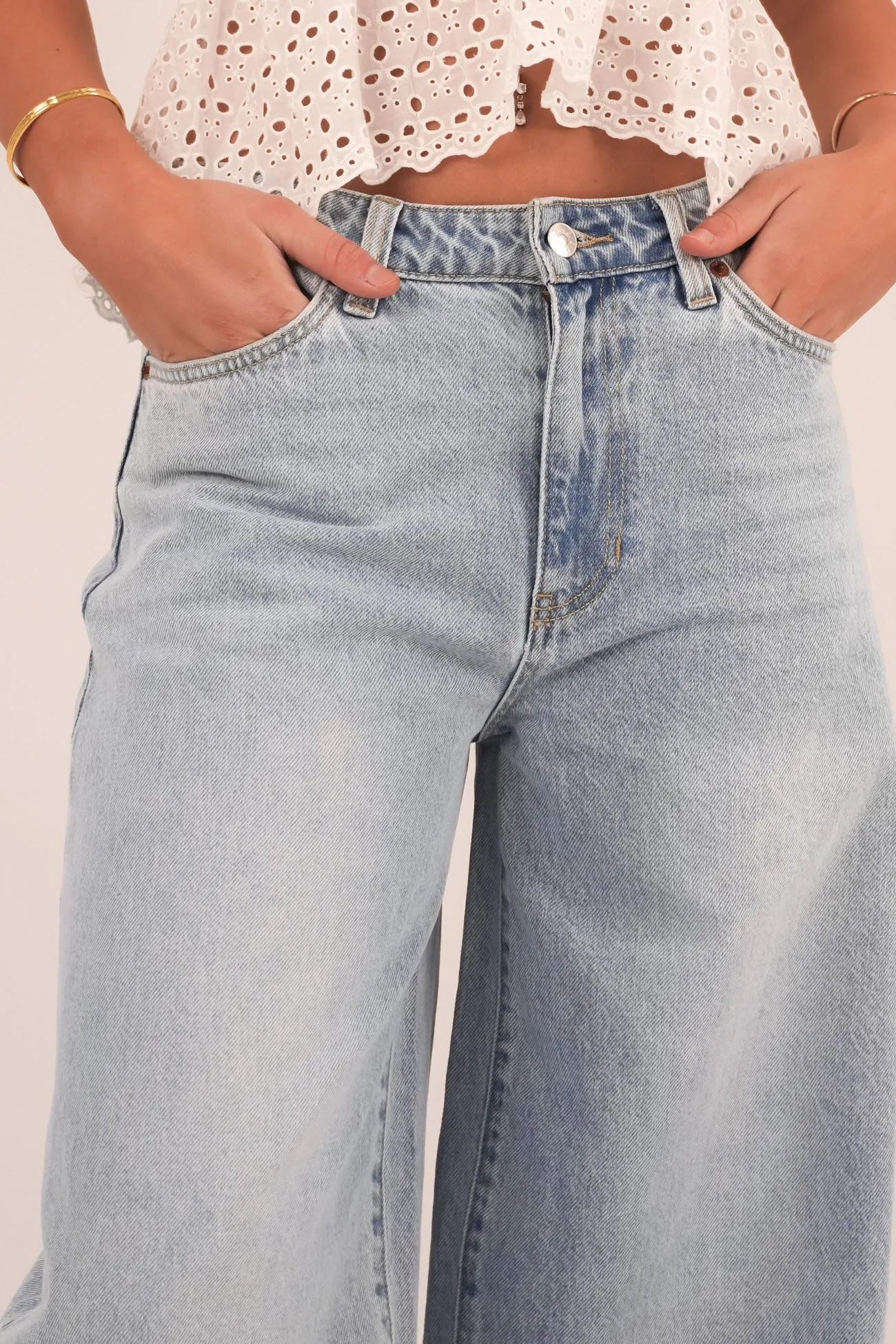 Loose Smooth Shopping Day Brunch Outfit Casual Mid Barrel Jean Brightside Fade Petite