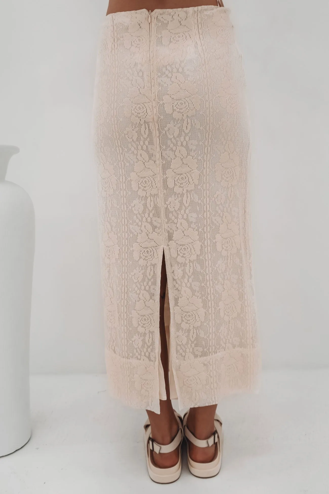 Minimal Design Water Repellent Mary Midi Skirt Cream