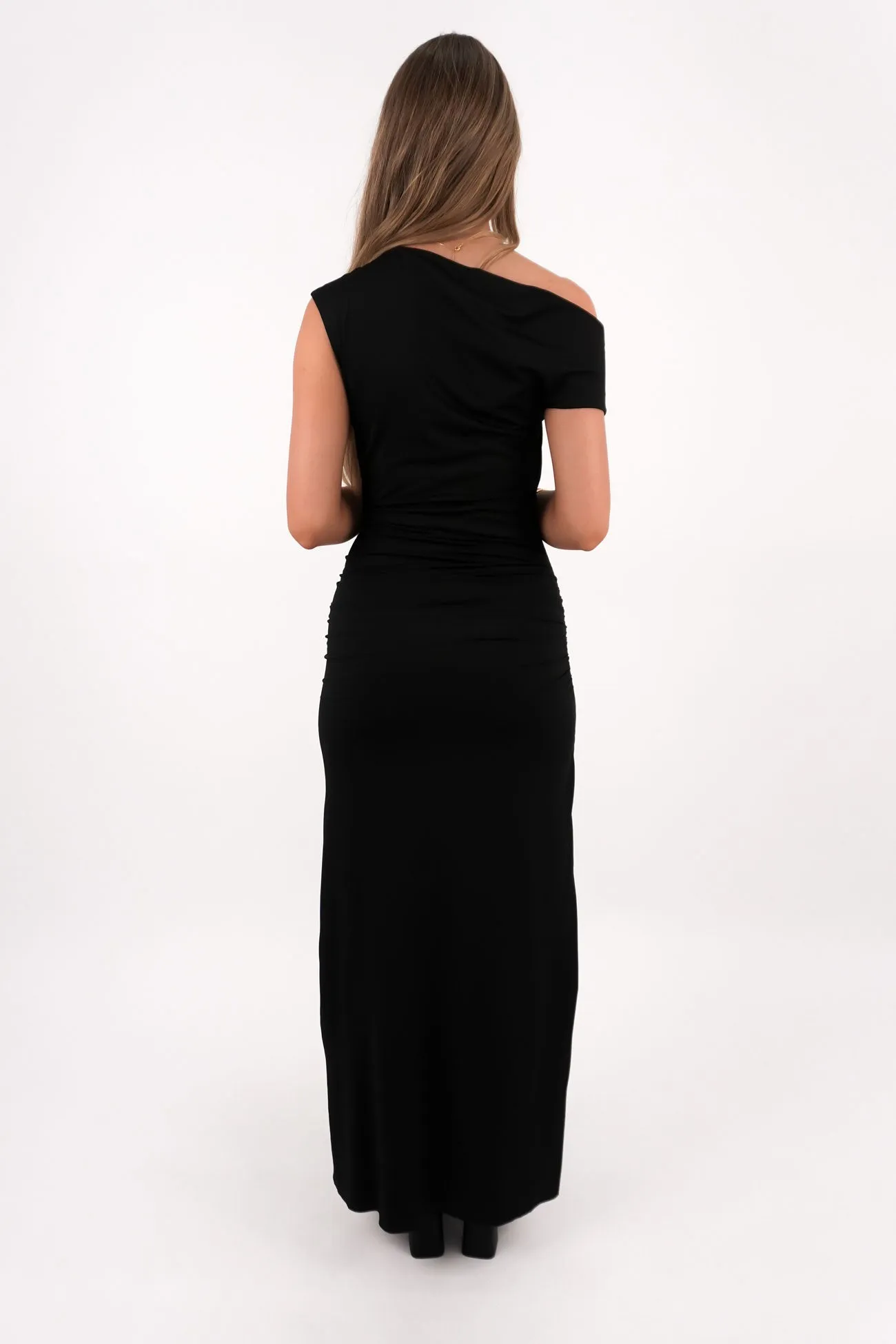 Sabina Maxi Dress Black and Effortless fit dress.