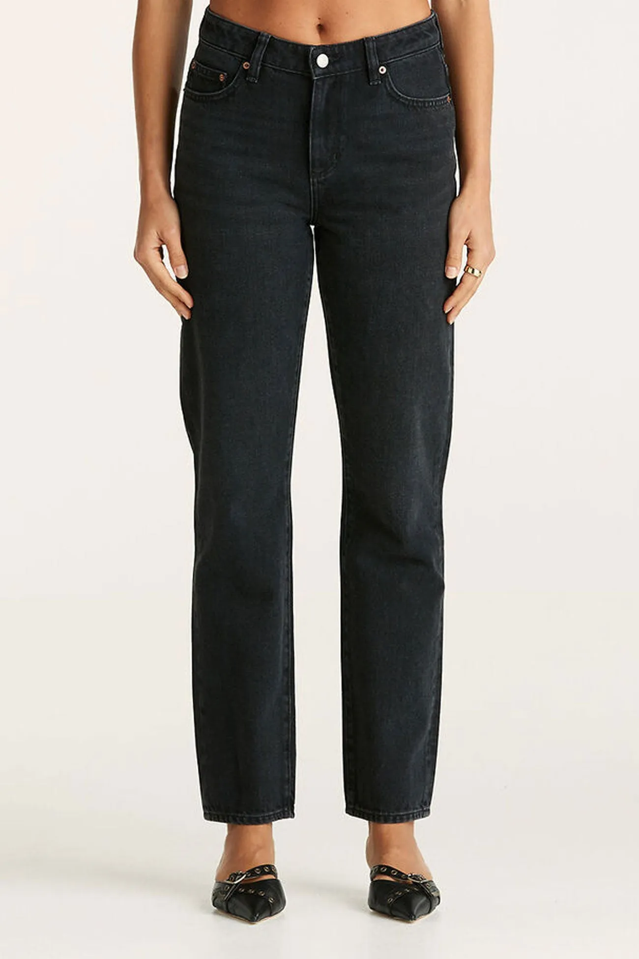 Mid Slim Straight Jean Black Drift Brunch Outfit Night Out Fade Resistant Wash