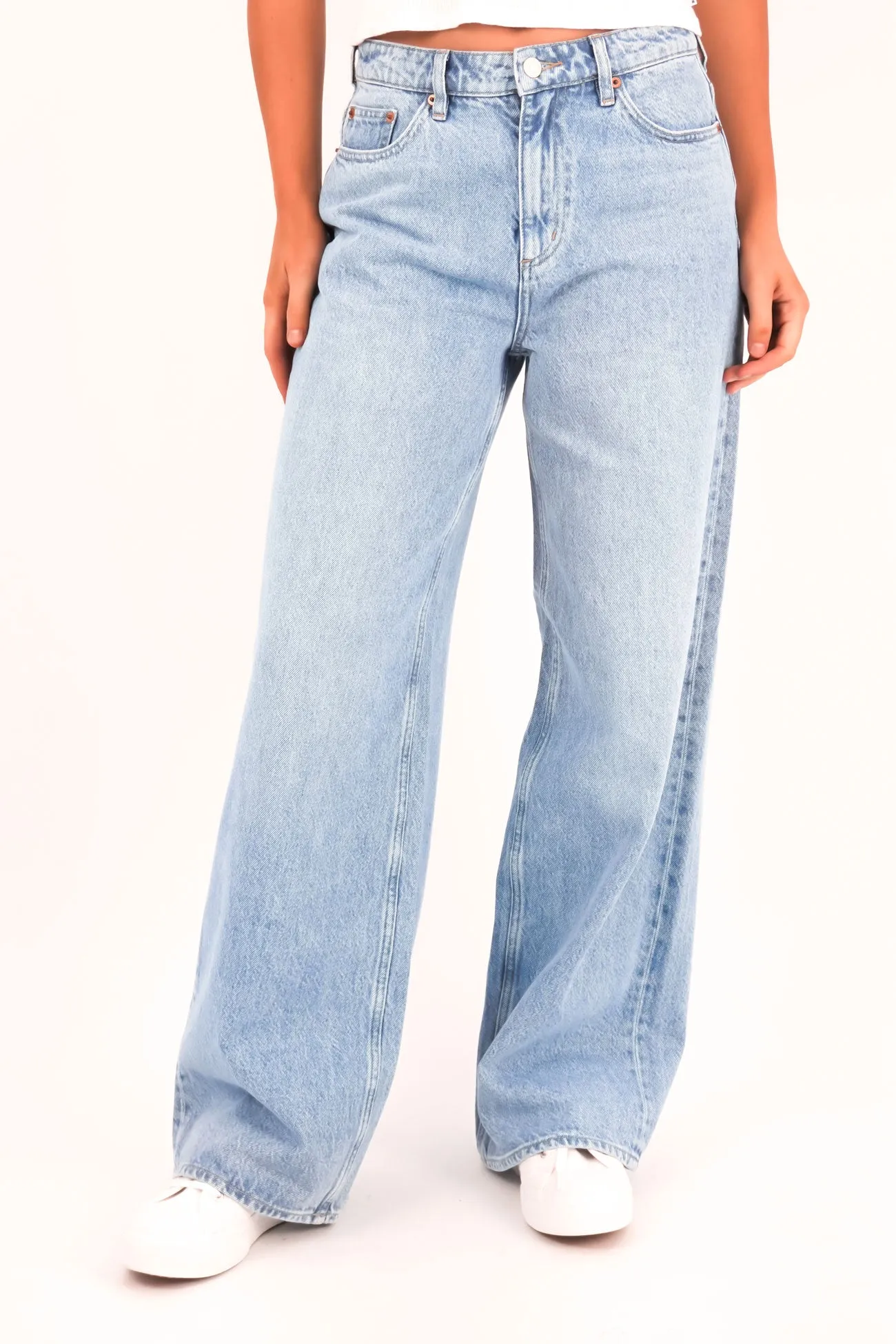 Mid Slouch Jean Downtown Fade Seamless Pocket Design