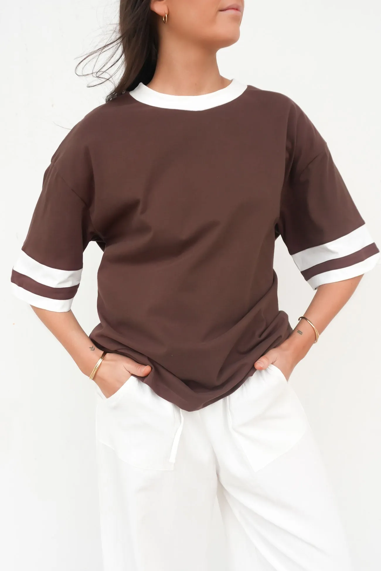 Relaxed and Easy Della Tee Chocolate White
