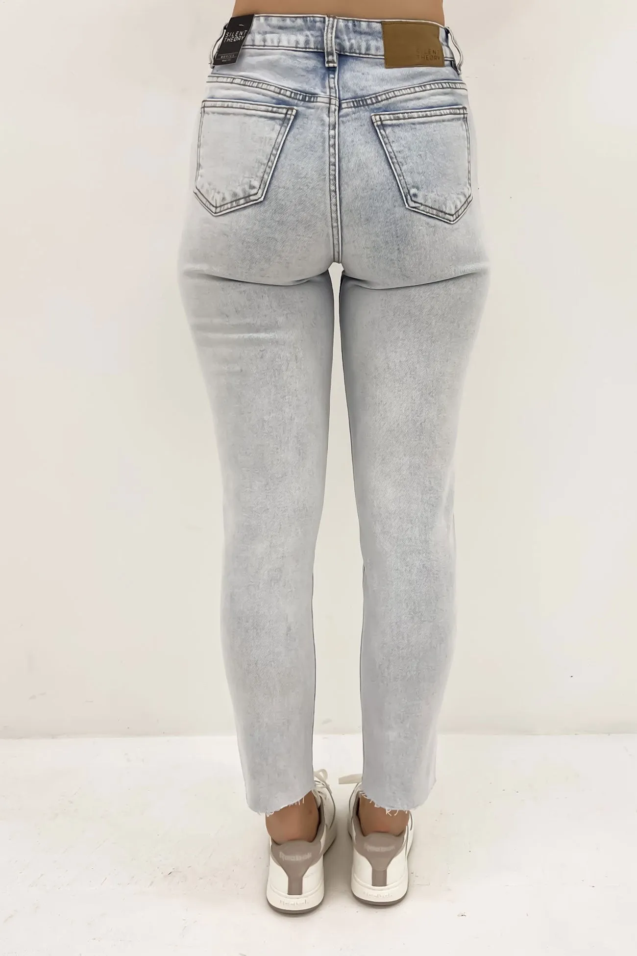 Monica Mom Comfort Jean Bleach Light Fabric Modern Shopping Day