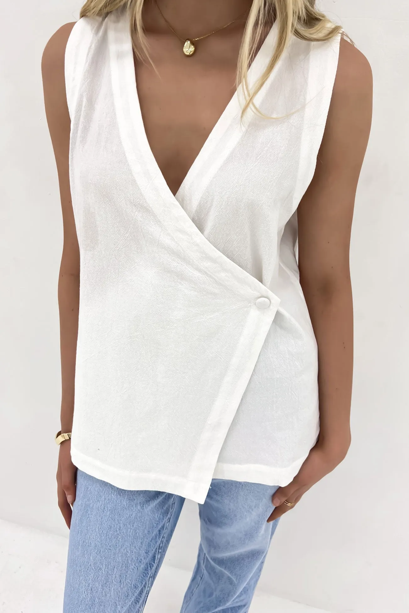 muted tone extent Tyson Vest White