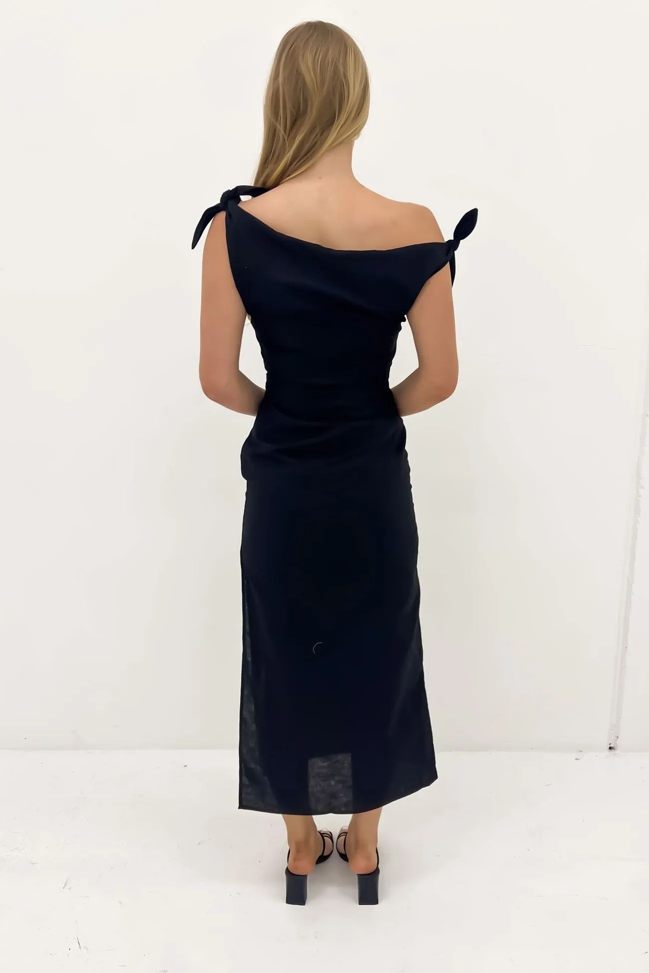 Luxurious Feel All Fit Style Neela Maxi Dress Black