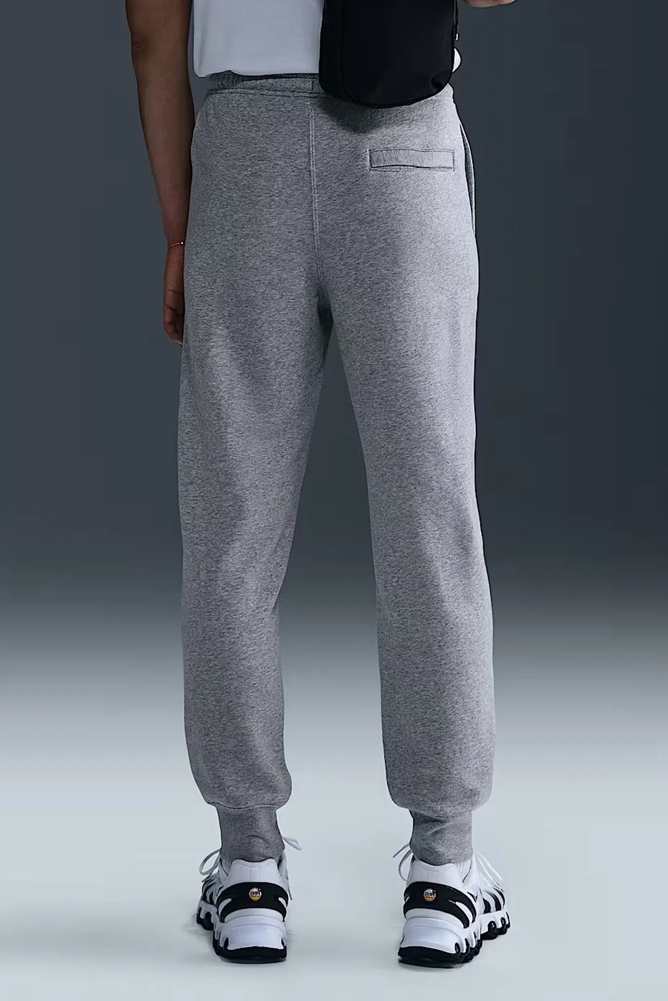 Nike Club BB Jogger Dark Grey Heather Light Smoke Grey White Urban Cool Sleek Comfort