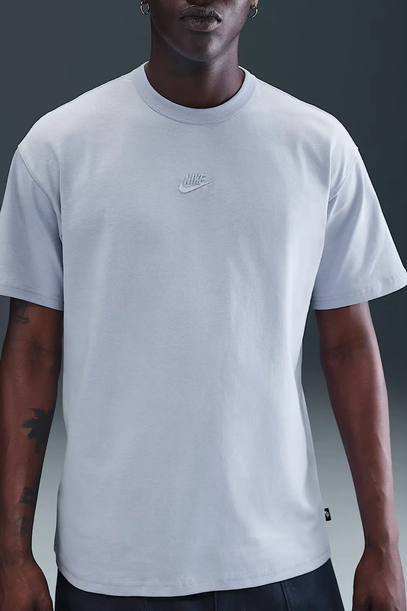 Nike Sportswear Premium Essentials Tee Ghost NonRestrictiveCut Classic Crew Neck