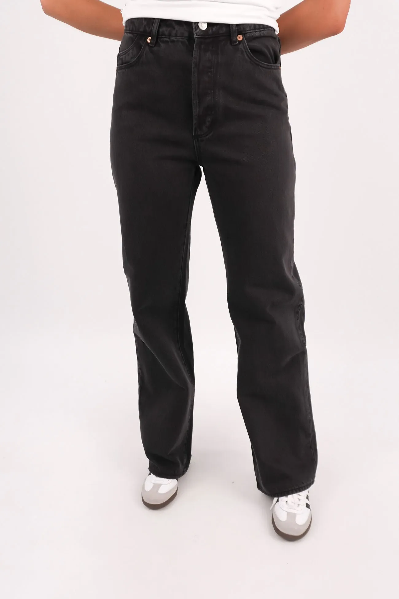 Stevie Relaxed Jean Stone Black Durable Build