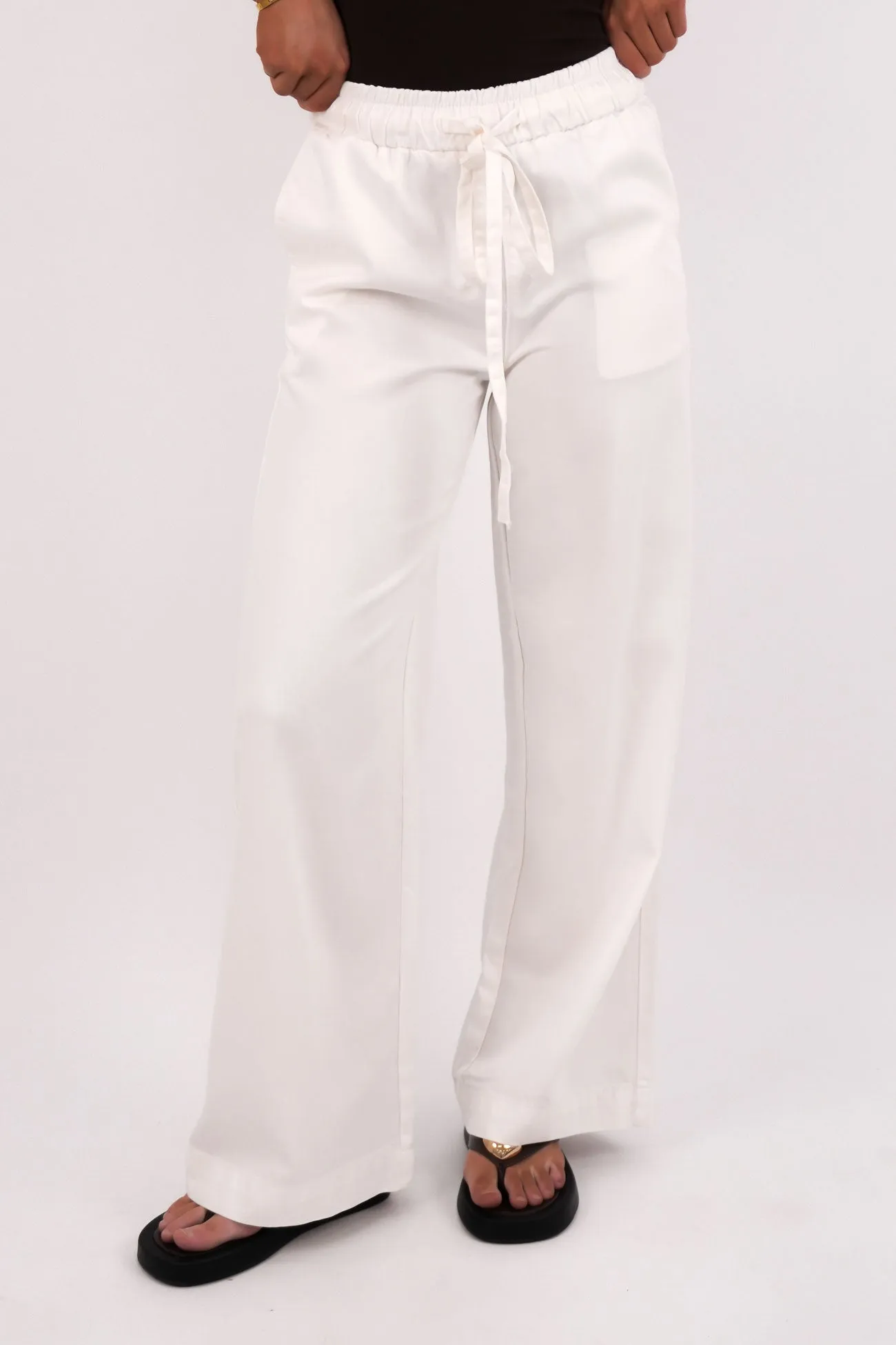 Cora Denim Pant White Chic Fit