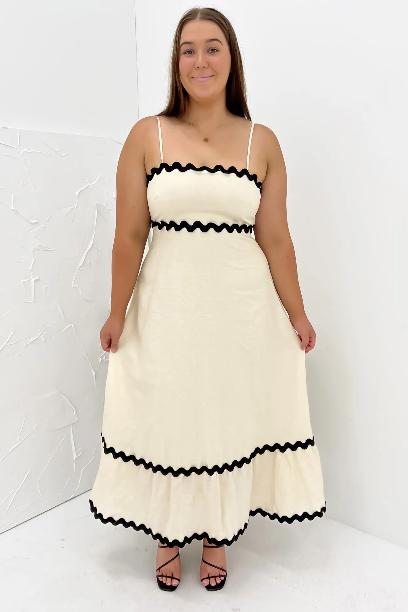 Urban Favorite Norah Maxi Dress Beige
