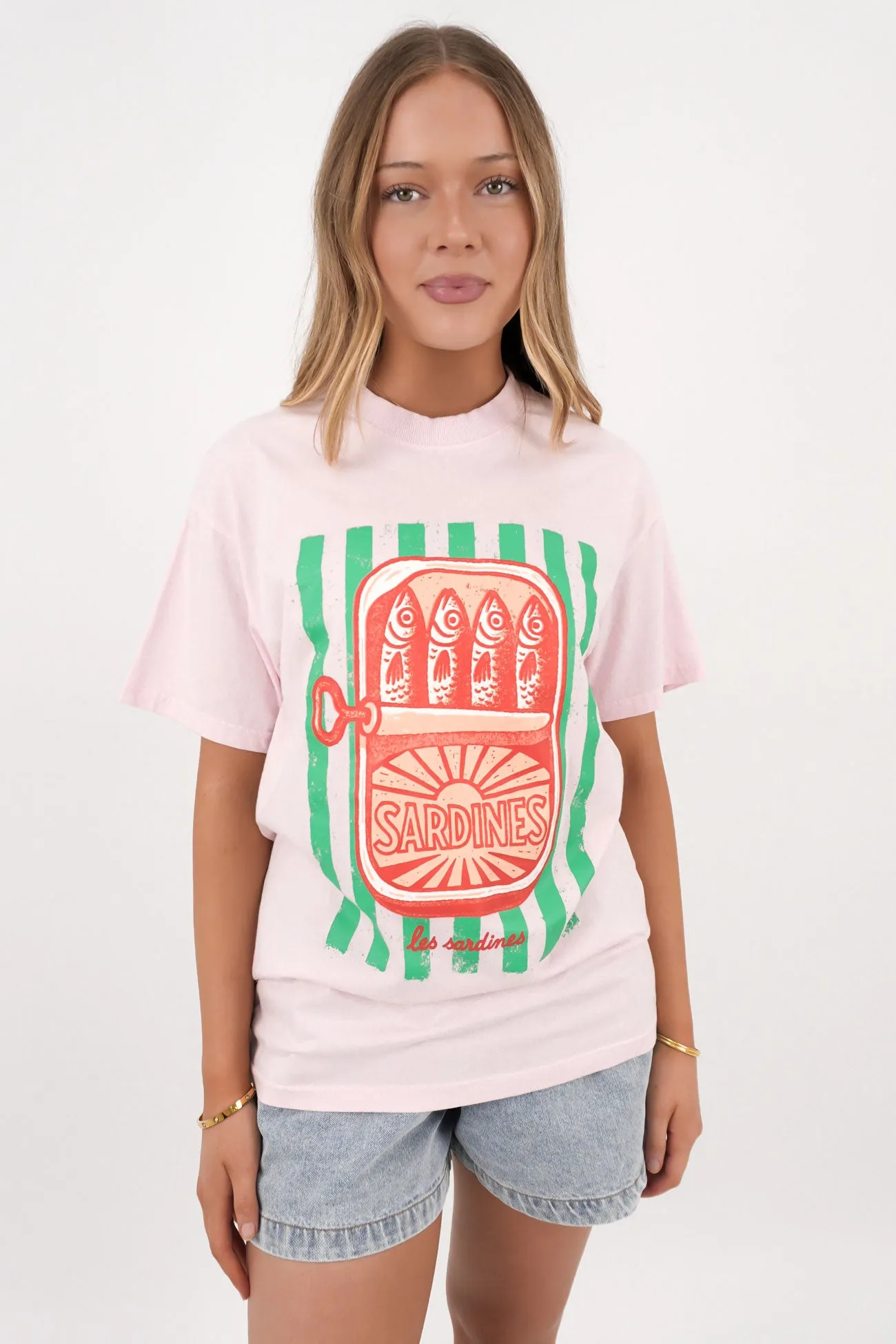 Oakland Tee Pink Bold Style Stylish Details