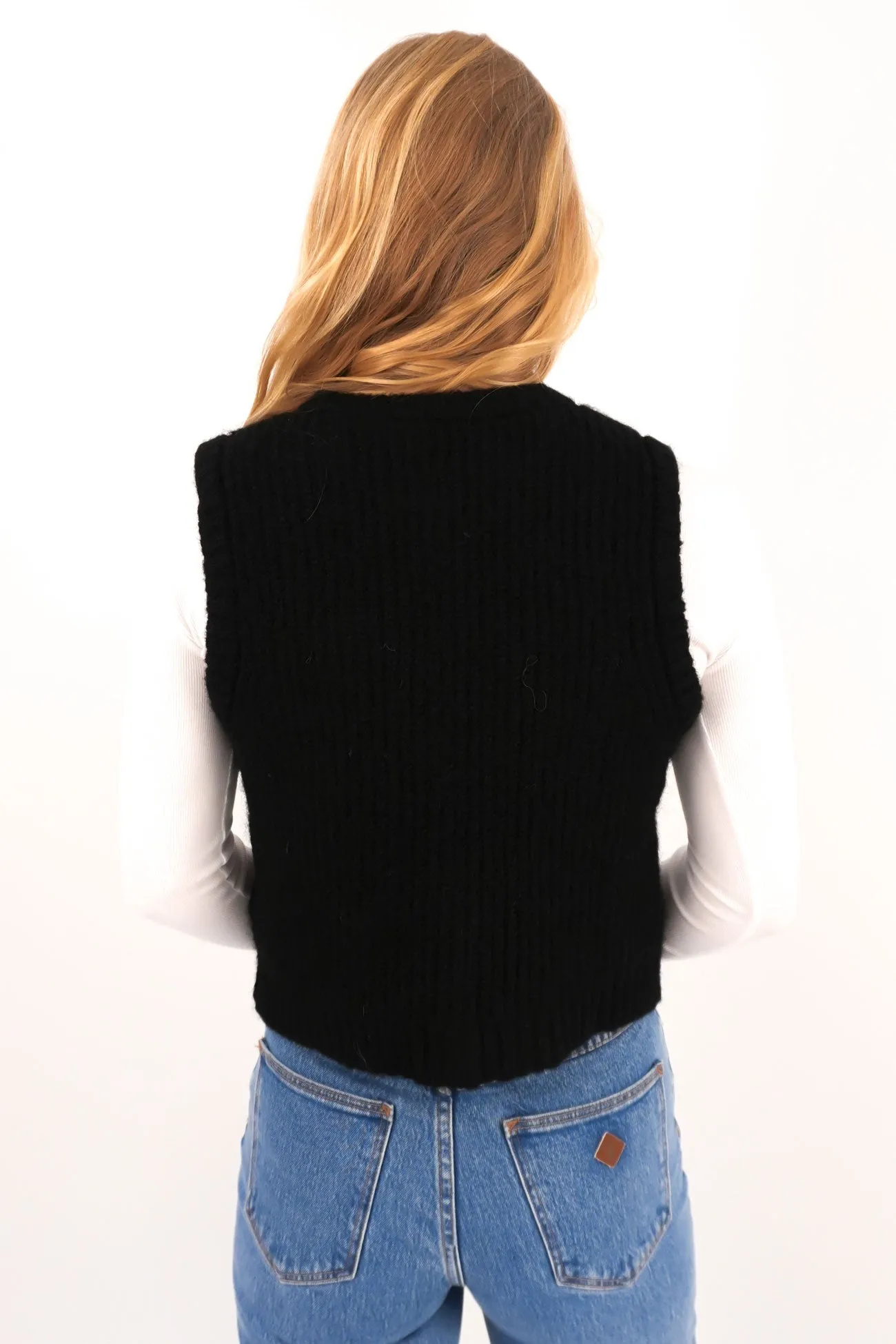 Hypoallergenic Fibers Double Stitch Seams Aya Knit Vest Black