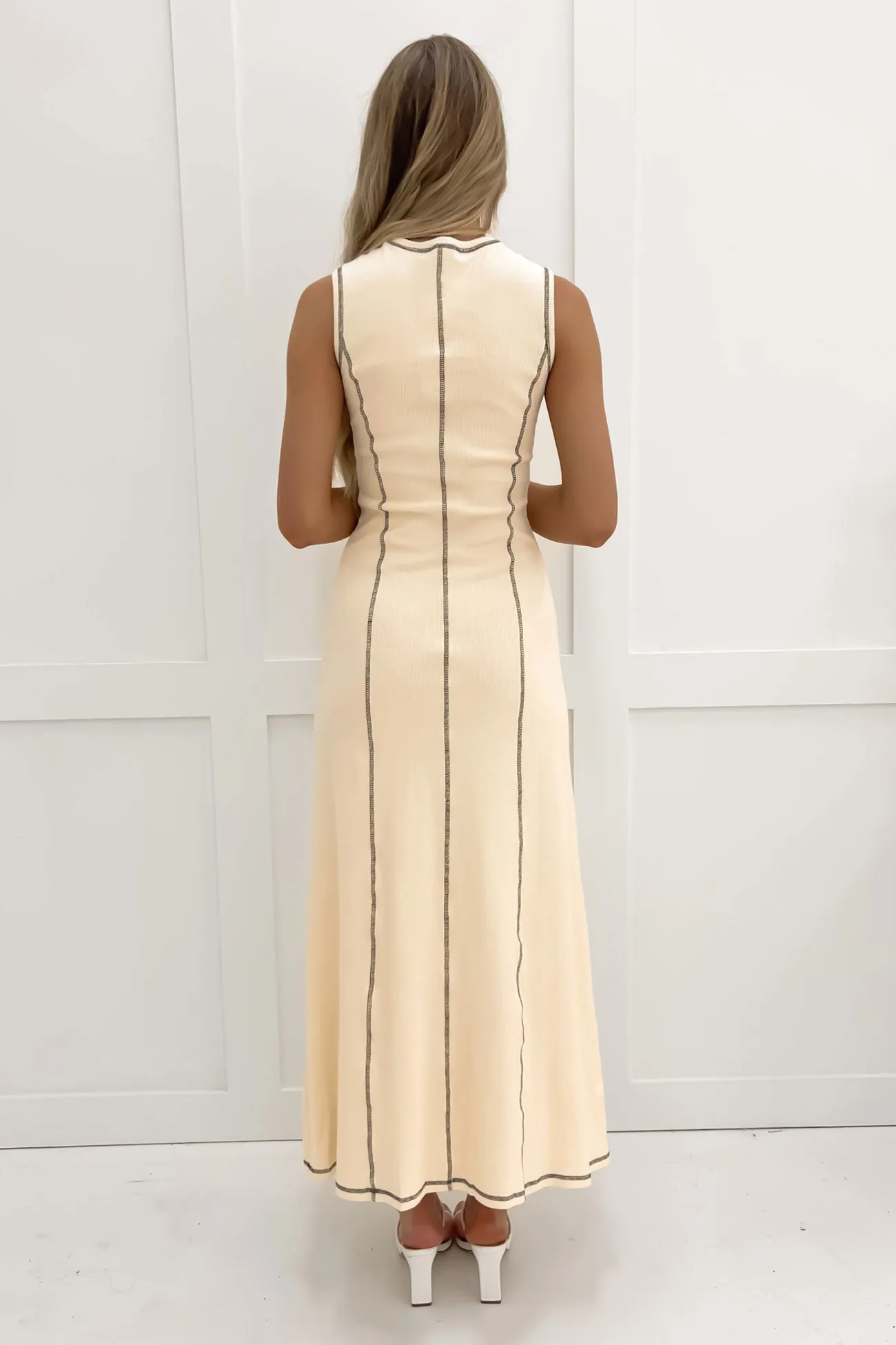 Lightweight-Layer Diego Maxi Dress Beige