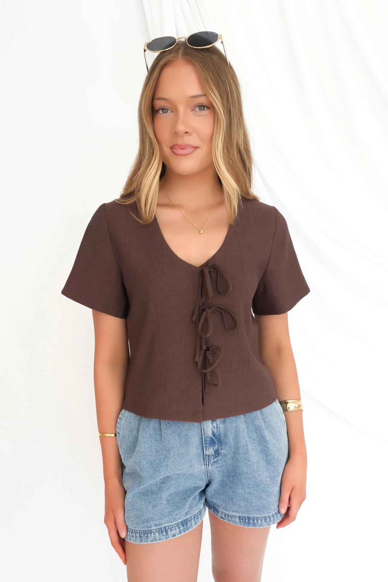 WrinkleResistant Trendy Vibe Onyx Tie Tee Brown