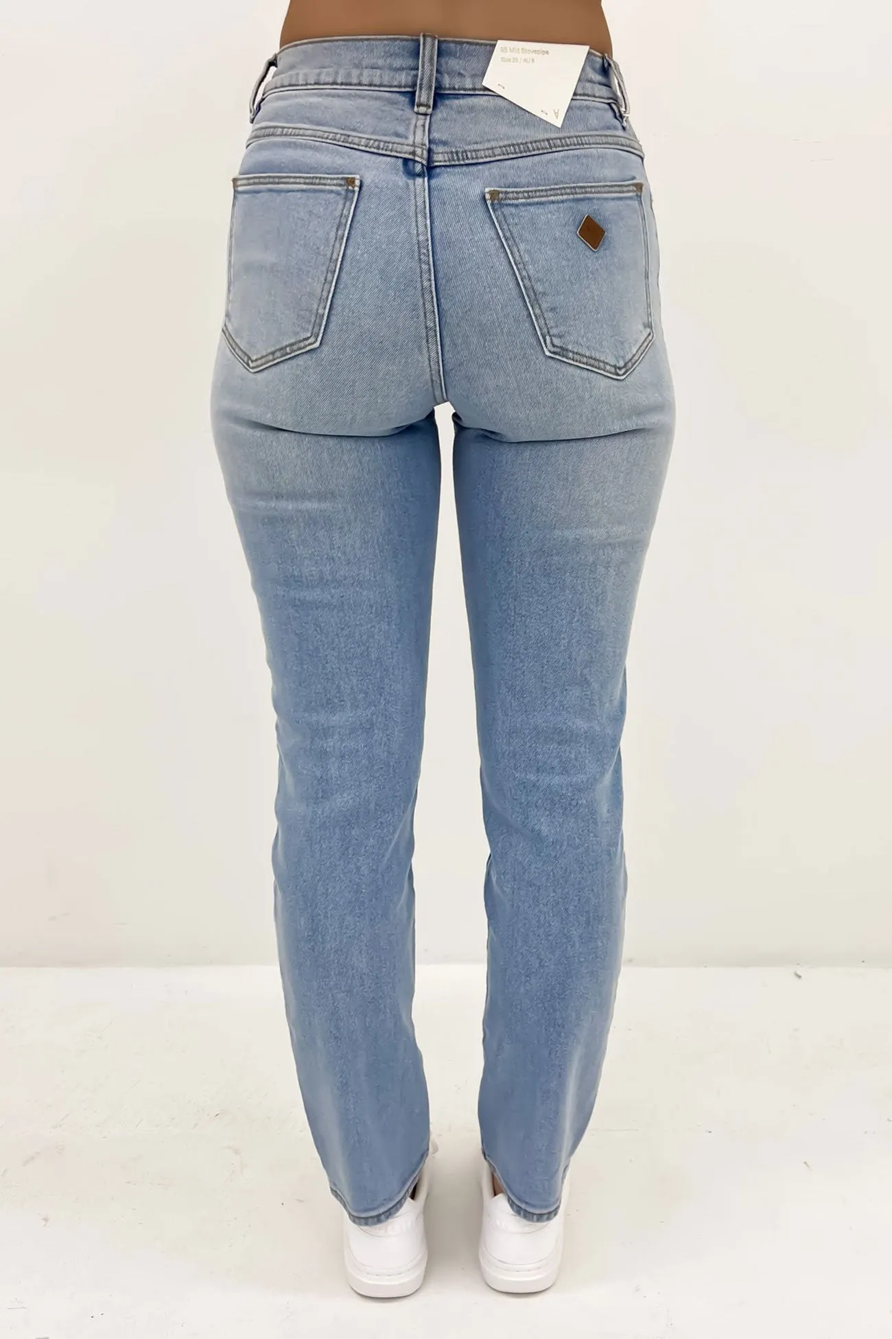 A 95 Stovepipe Jean Enla Everyday Party Look Light material