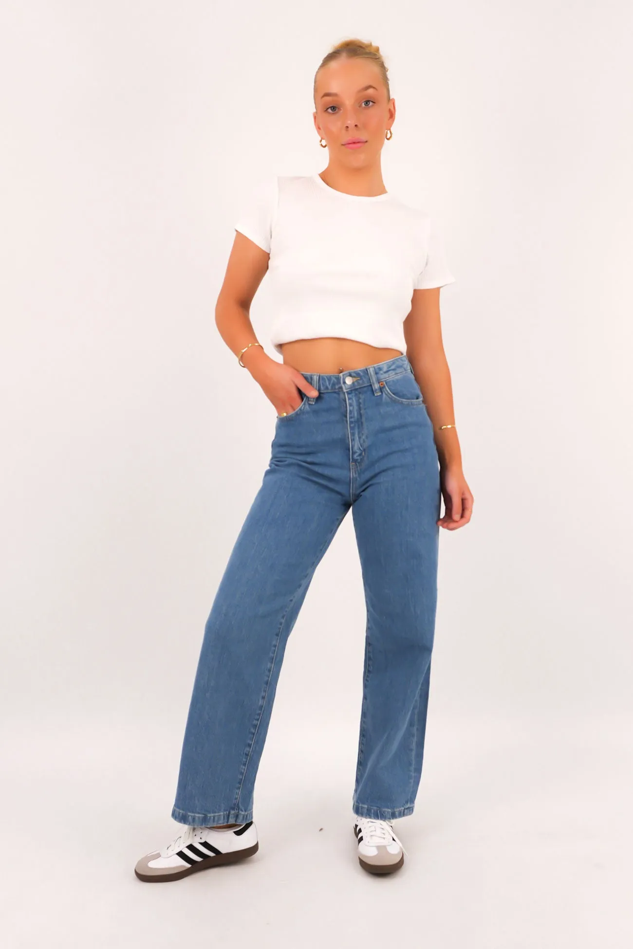 Relaxed Taper Functional Outfit Hi Wide Jean Worn In Blue Petite