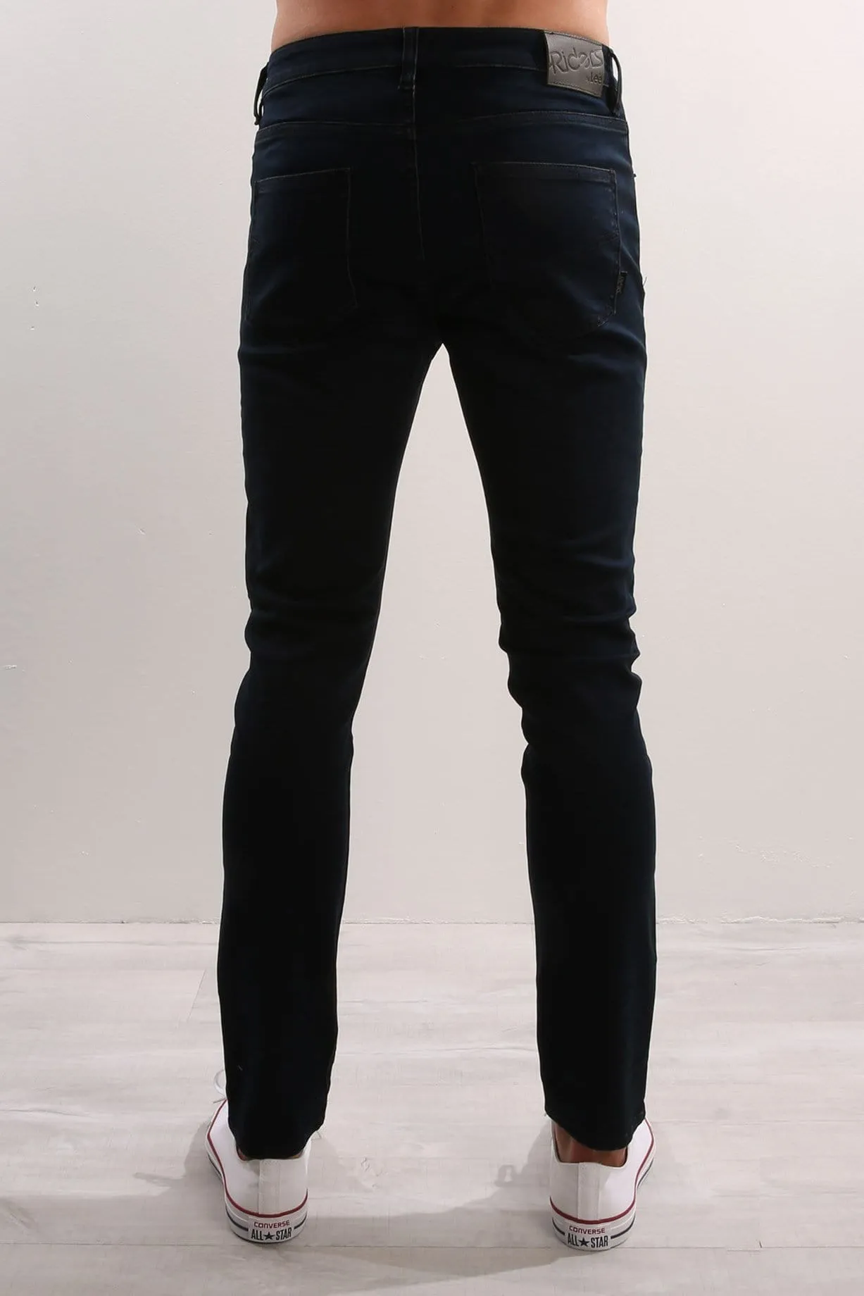 Smooth Picnic Style Balanced Piece R2 Slim & Narrow Stretch Jean Clean Rinse