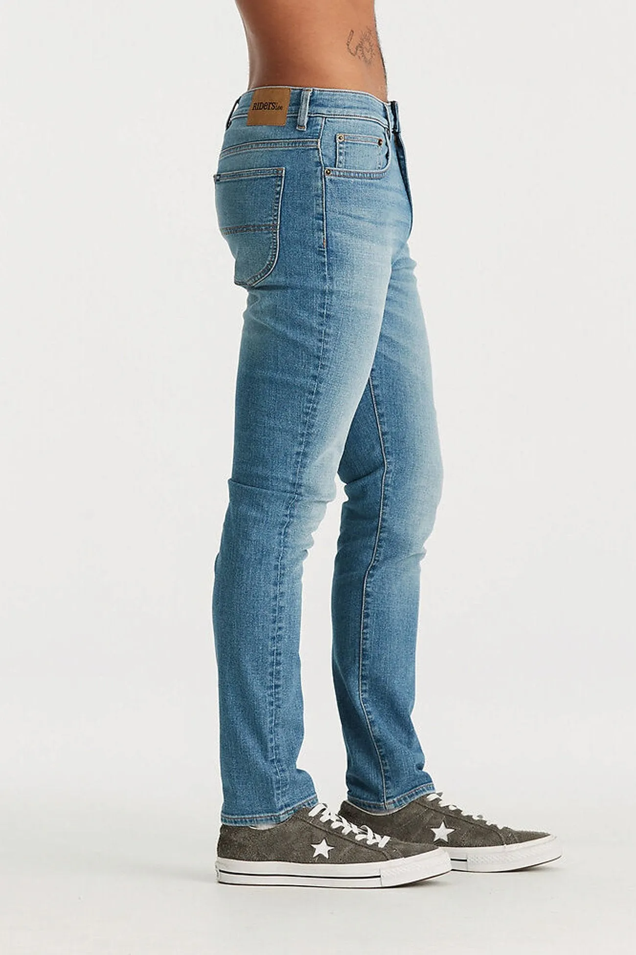 R2 Slim Jean Blue Tempest Road Trip Affordable Party Look Earthy