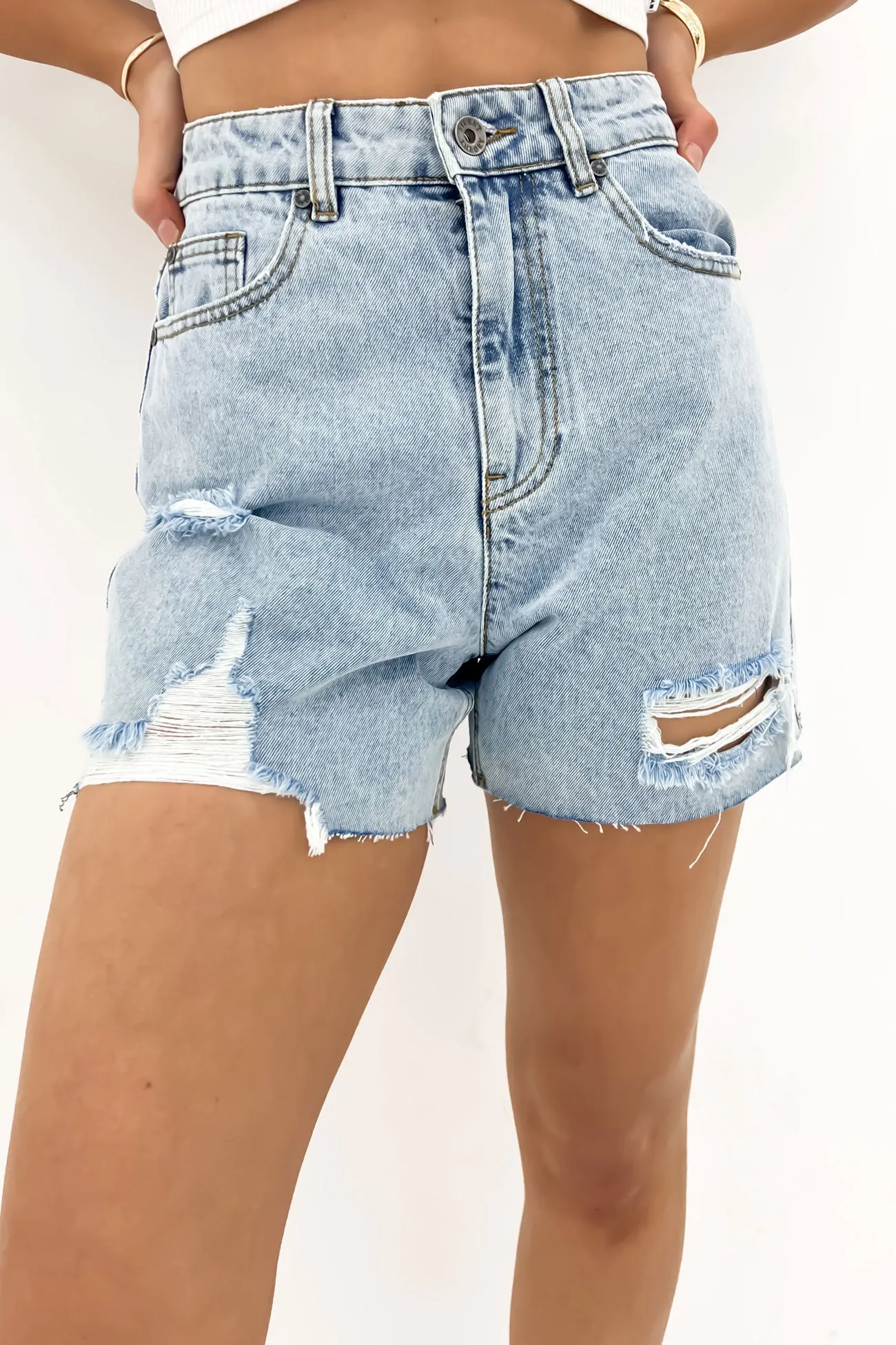 Comfortable Stretch Clean Fit Kyia Short Destroyed Light Blue