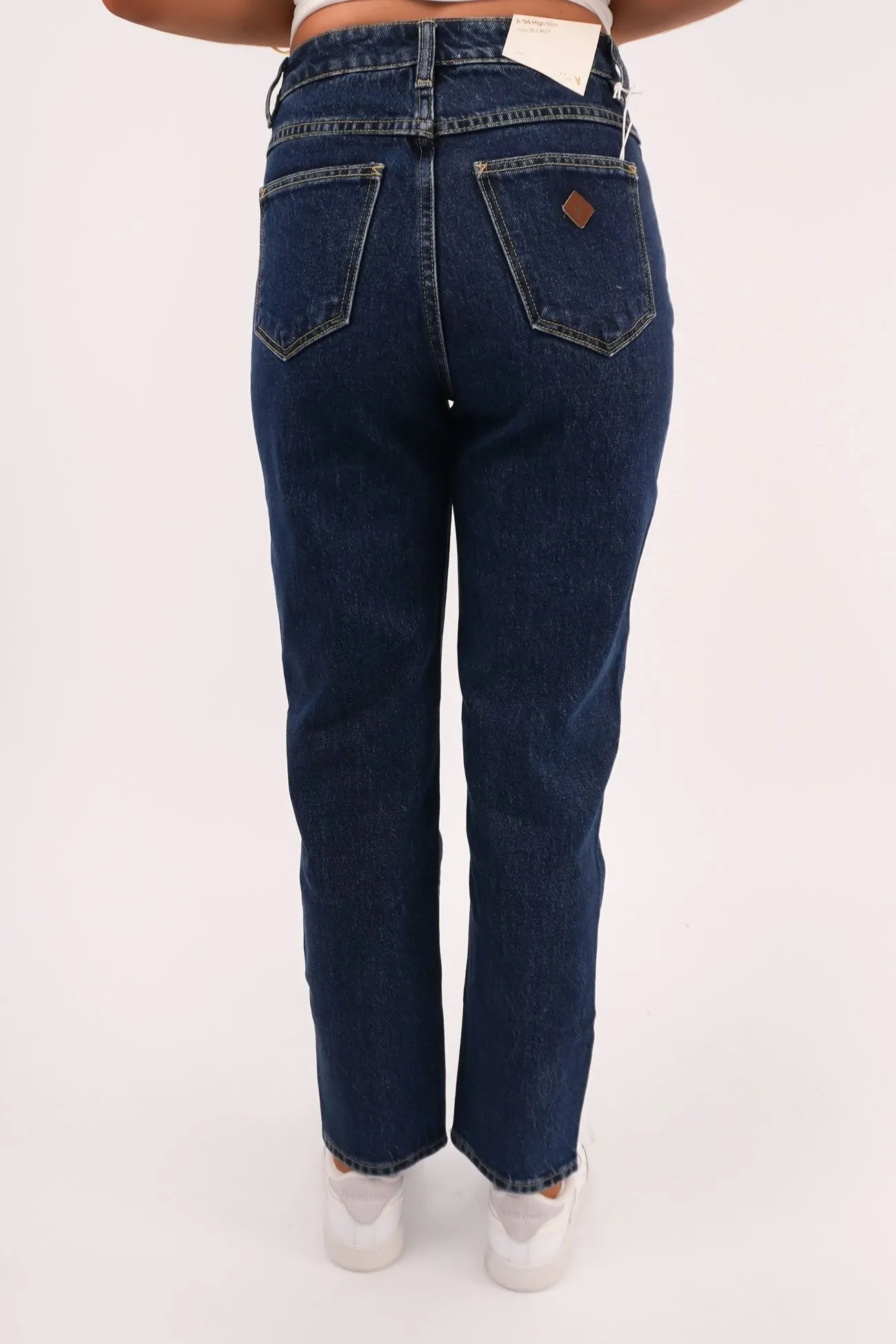 A 94 Slim Jean Tara Modern Winter Warmth Loose Neutral Vibrant Chill Outfit