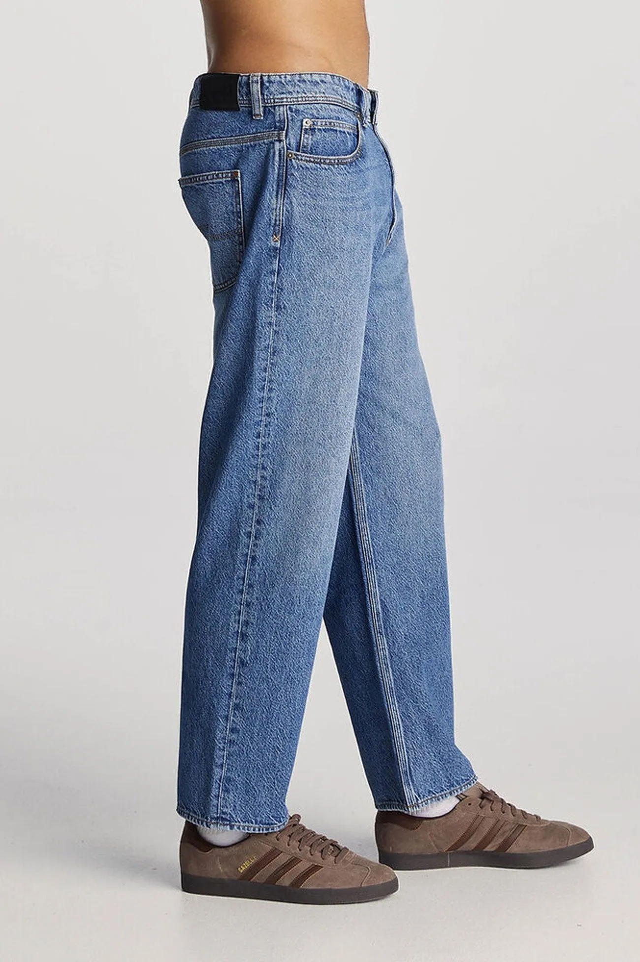 L-Four Baggy Relaxed Jean Turntable Indigo Modern Minimalist Creative Look Home Comfort