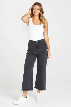 Classic Comfort Weekend Ready Sandy Jean 82 Washed Black