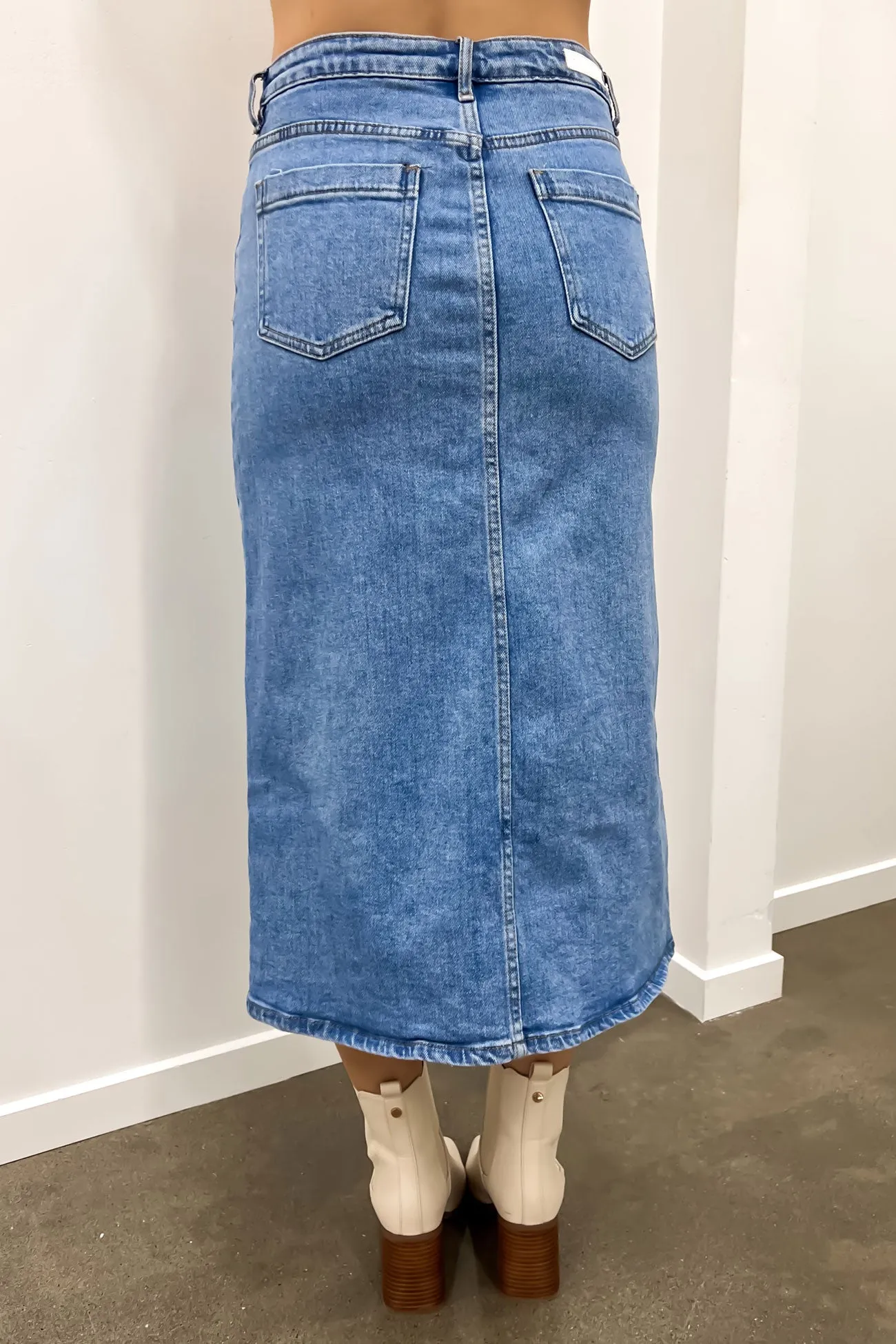 Figure Flattering Matte Texture Scout Midi Skirt Mid Blue
